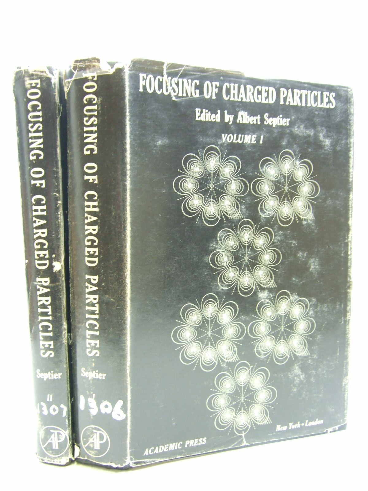 Cover of FOCUSING OF CHARGED PARTICLES (2 VOLUMES) by Albert Septier