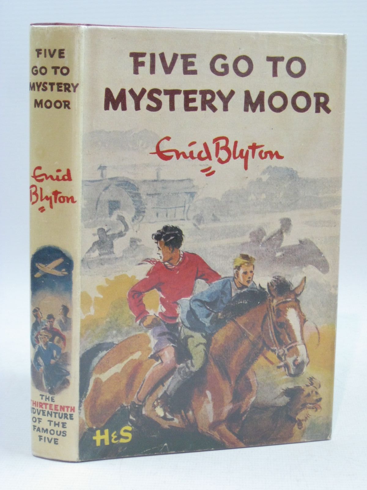Cover of FIVE GO TO MYSTERY MOOR by Enid Blyton