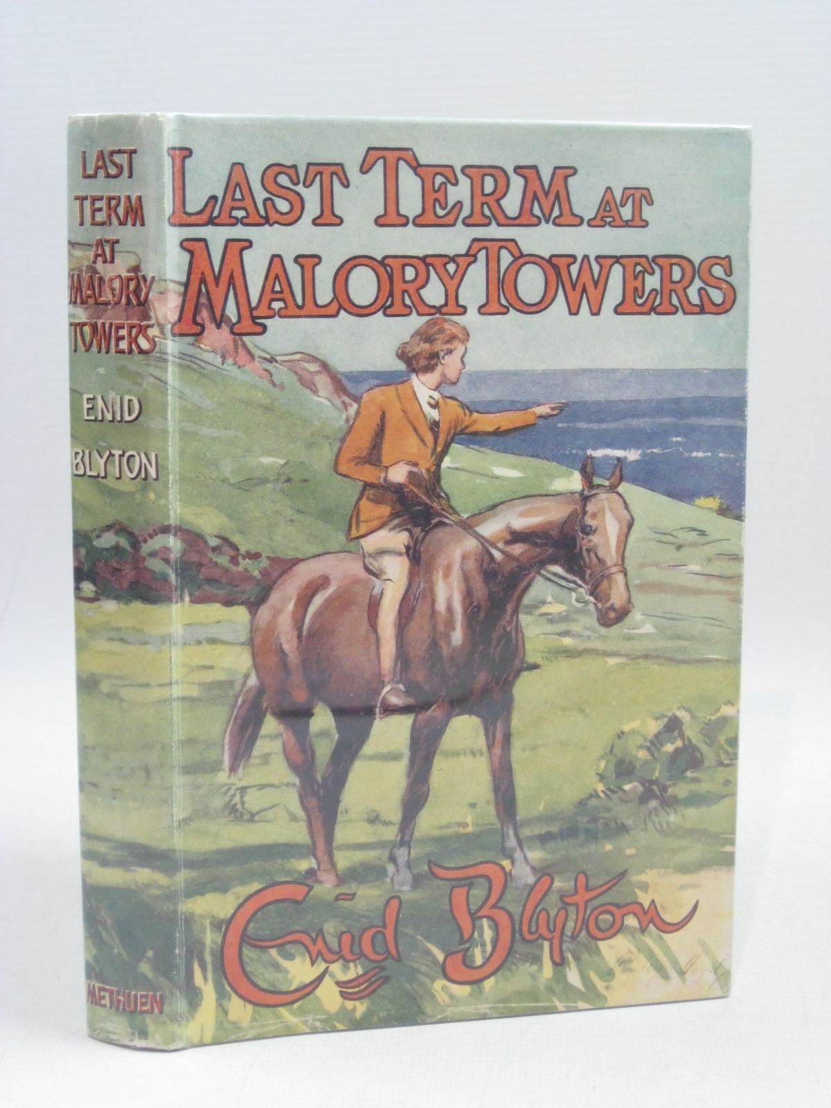 Cover of LAST TERM AT MALORY TOWERS by Enid Blyton