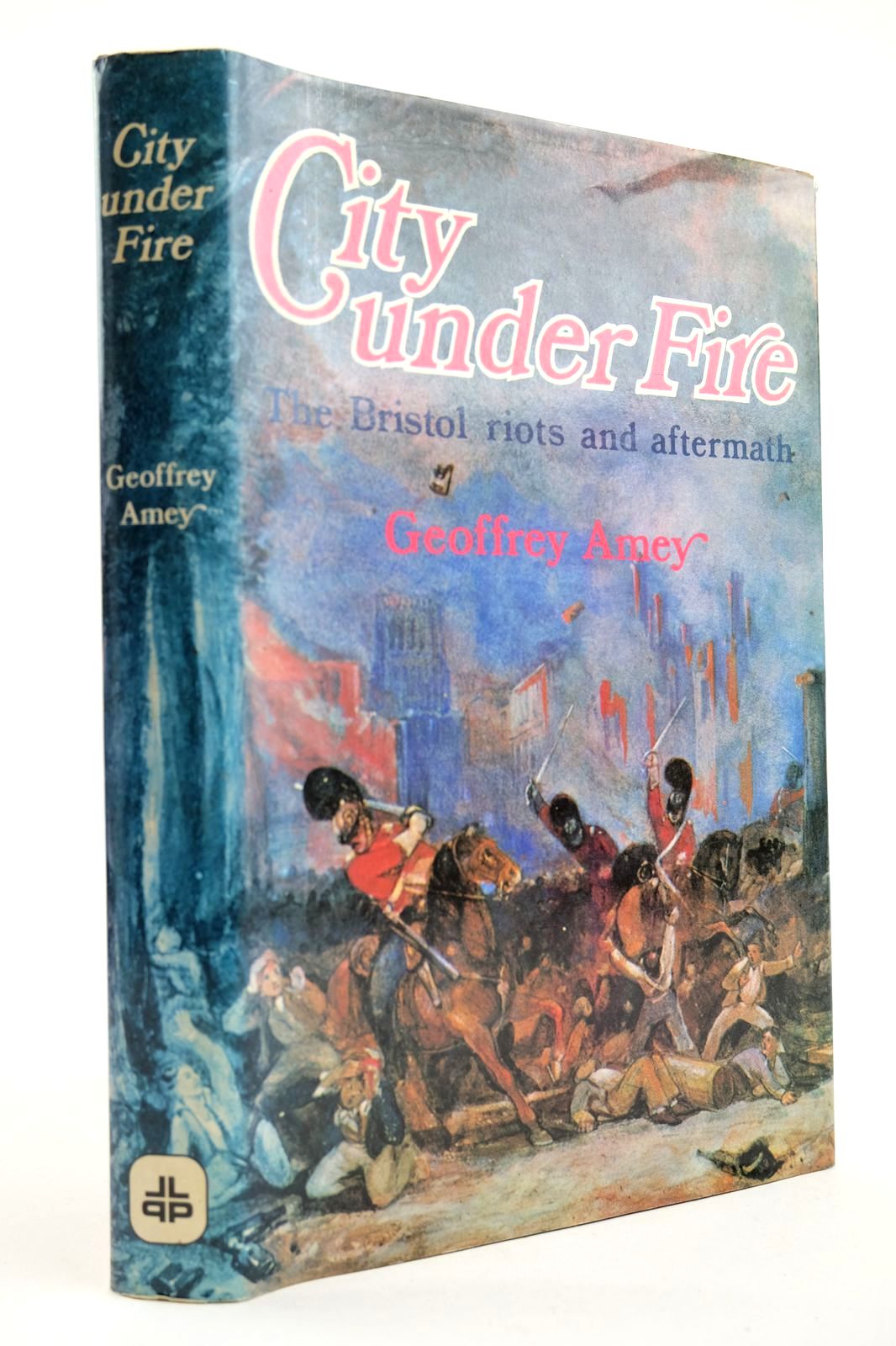 Cover of CITY UNDER FIRE by Geoffrey Amey