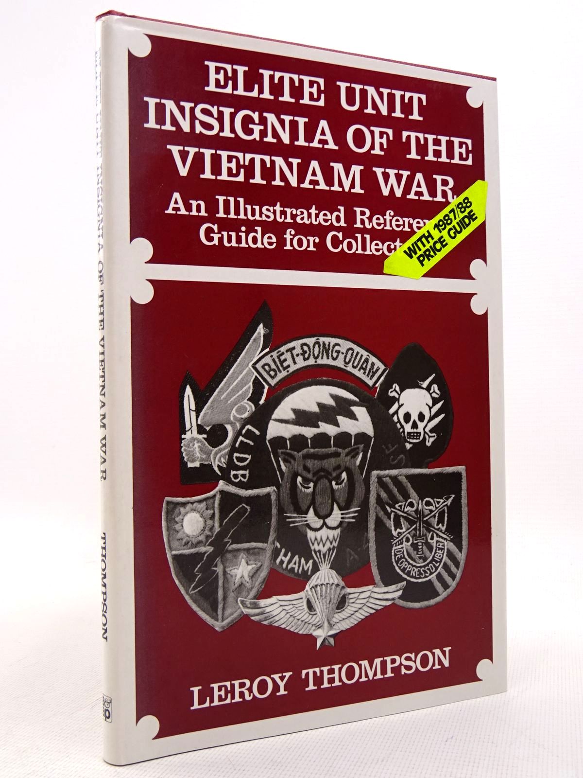 Cover of ELITE UNIT INSIGNIA OF THE VIETNAM WAR by Leroy Thompson