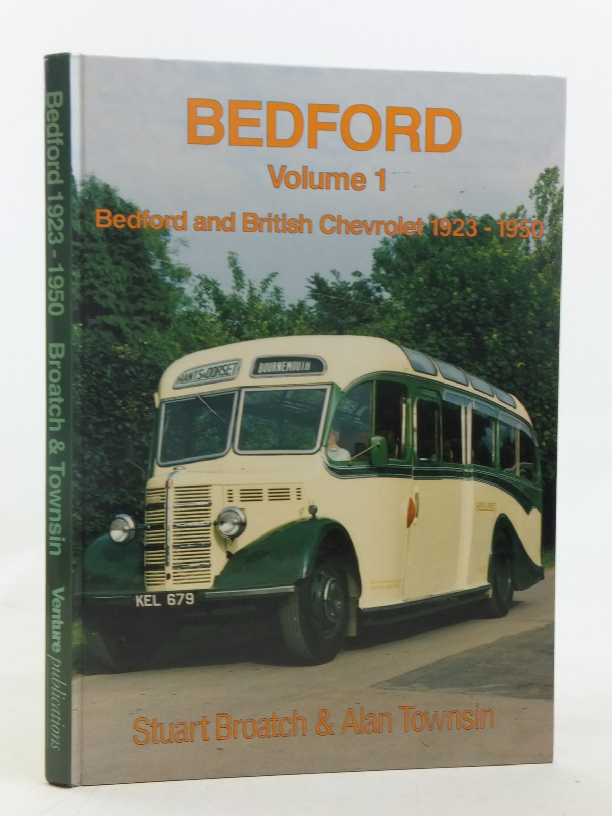 Cover of BEDFORD AND THE BRITISH CHEVROLET (THE BRITISH BUS AND TRUCK HERITAGE) by Stuart Fergus Broatch; Alan Townsin