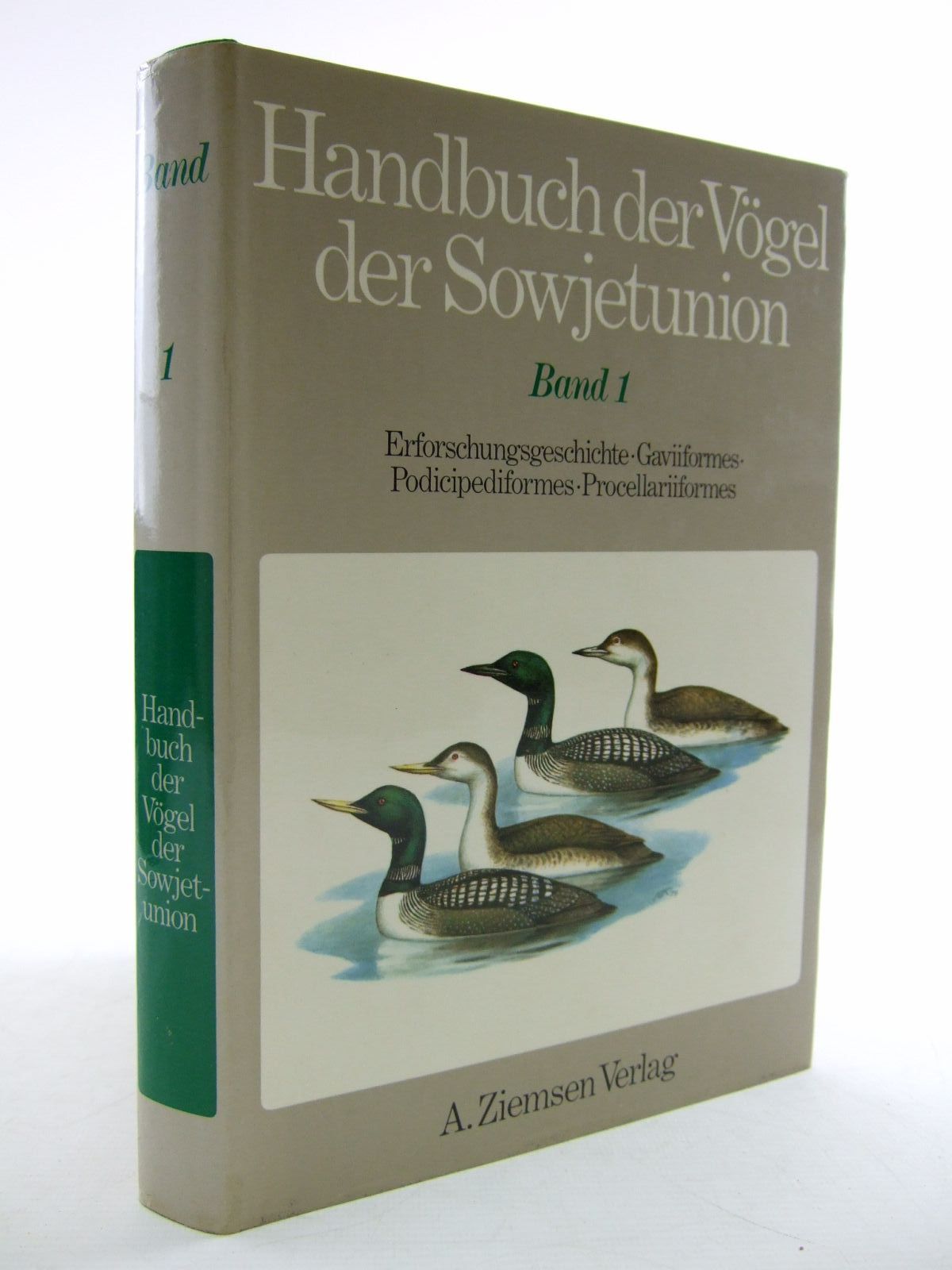Photo of HANDBUCH DER VOGEL DER SOWJETUNION BAND 1 written by Il'Icev, V.D. Flint, V.E. et al,  published by A. Ziemsen (STOCK CODE: 1206636)  for sale by Stella & Rose's Books
