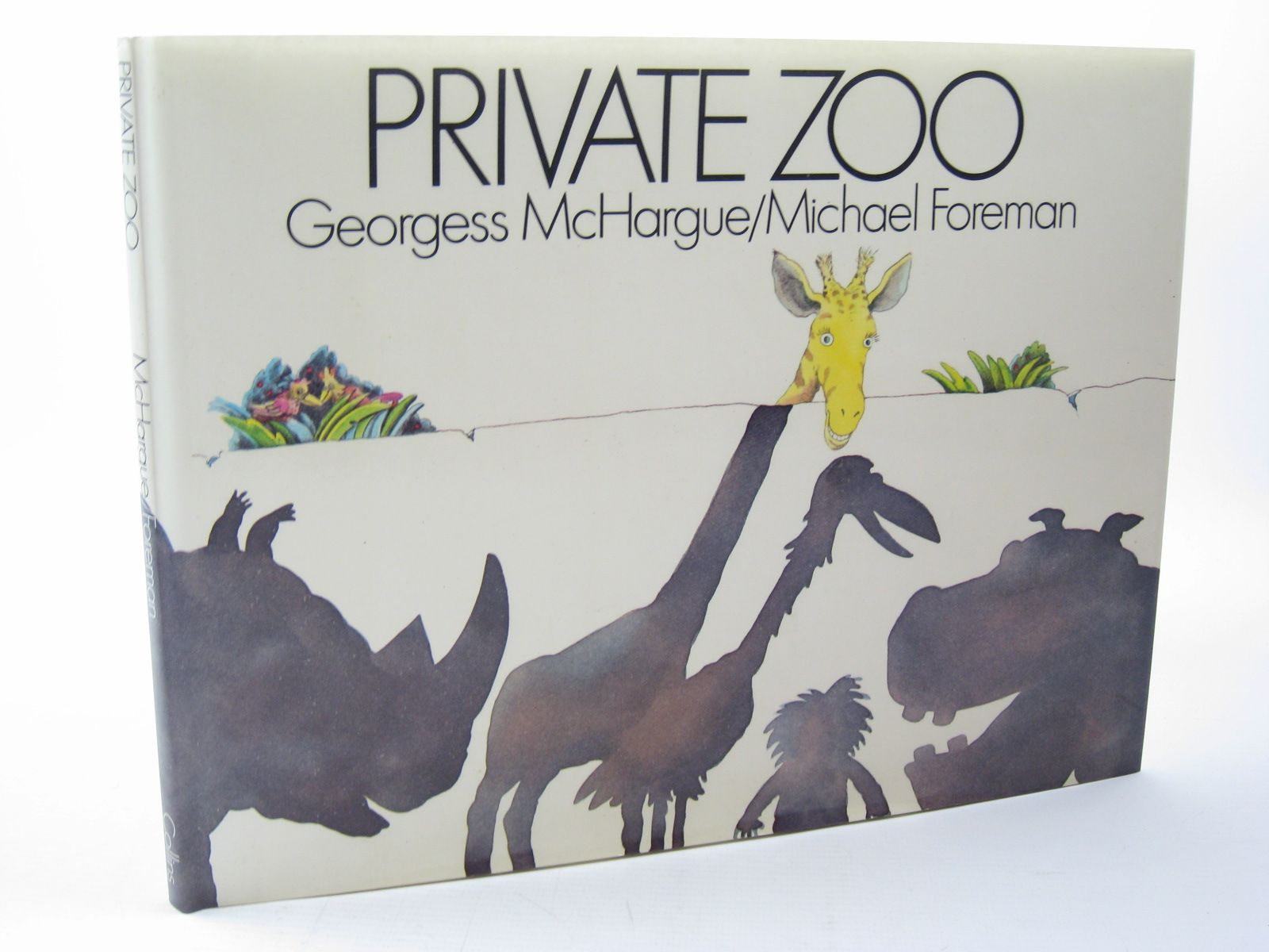 Photo of PRIVATE ZOO written by McHargue, Georgess illustrated by Foreman, Michael published by Collins (STOCK CODE: 1312720)  for sale by Stella & Rose's Books