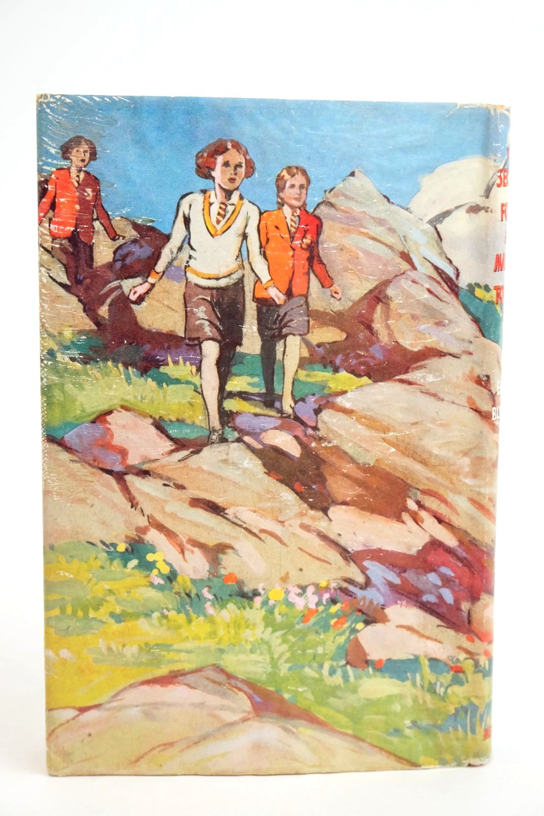 Photo of SECOND FORM AT MALORY TOWERS written by Blyton, Enid illustrated by Lloyd, Stanley published by Methuen & Co. Ltd. (STOCK CODE: 1322078)  for sale by Stella & Rose's Books
