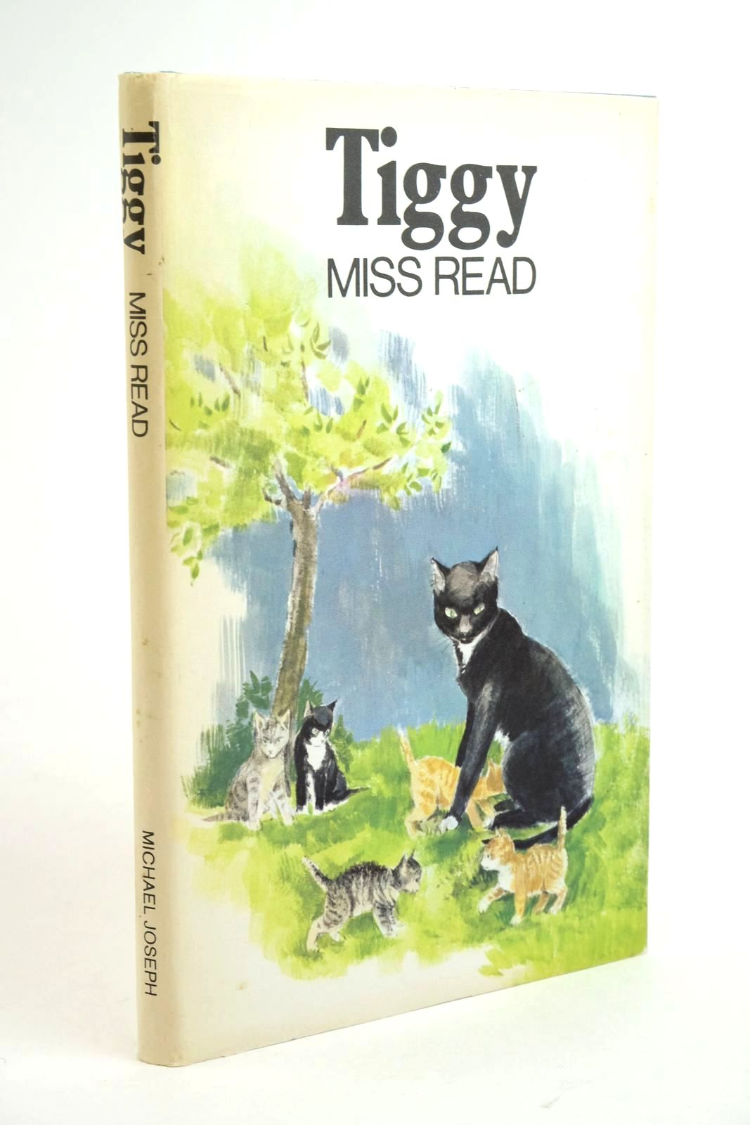 Photo of TIGGY written by Read, Miss illustrated by Dawson, Clare published by Michael Joseph (STOCK CODE: 1322147)  for sale by Stella & Rose's Books