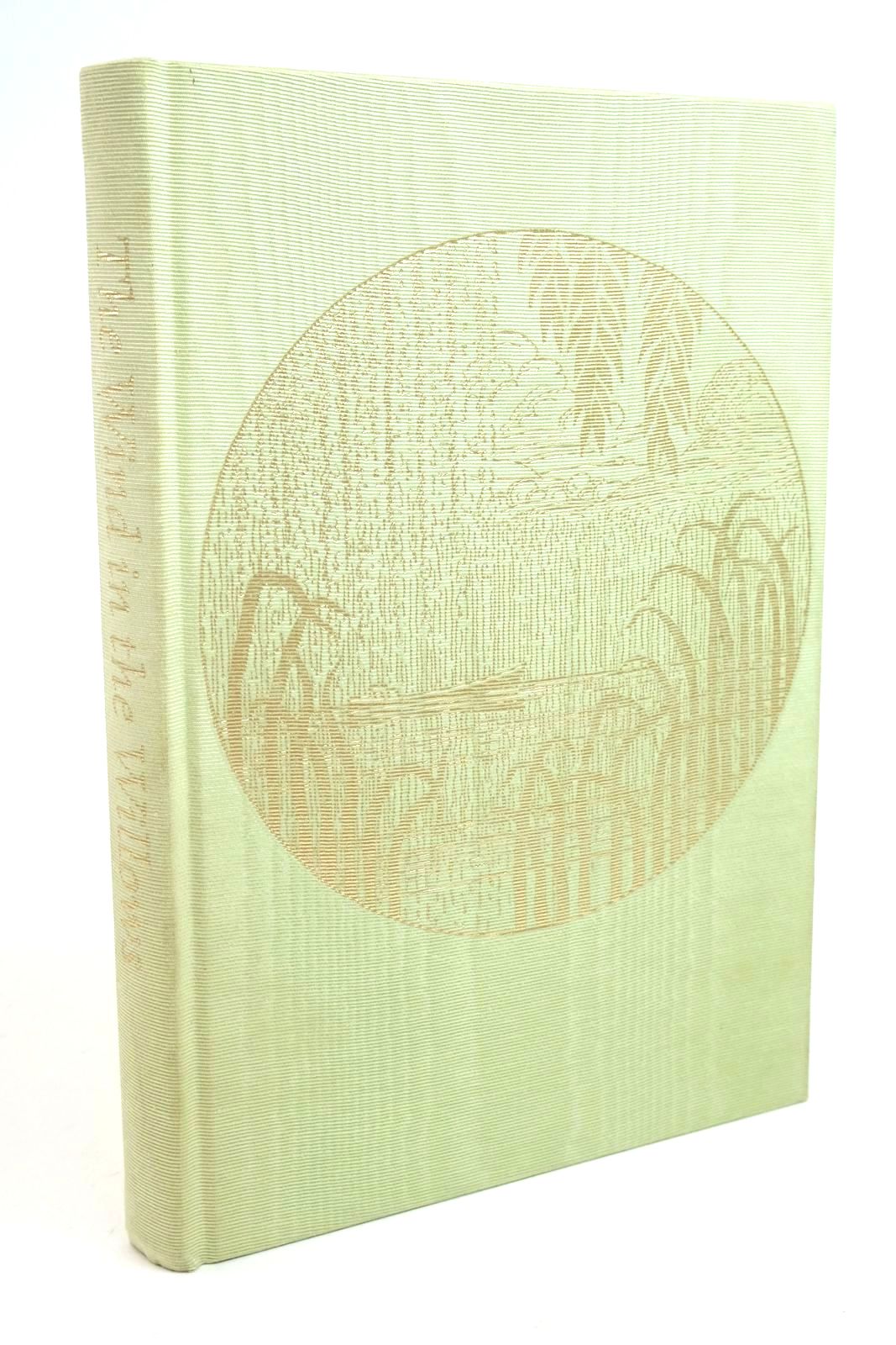Photo of THE WIND IN THE WILLOWS written by Grahame, Kenneth Bennett, Alan illustrated by Lynch, James published by Folio Society (STOCK CODE: 1322150)  for sale by Stella & Rose's Books