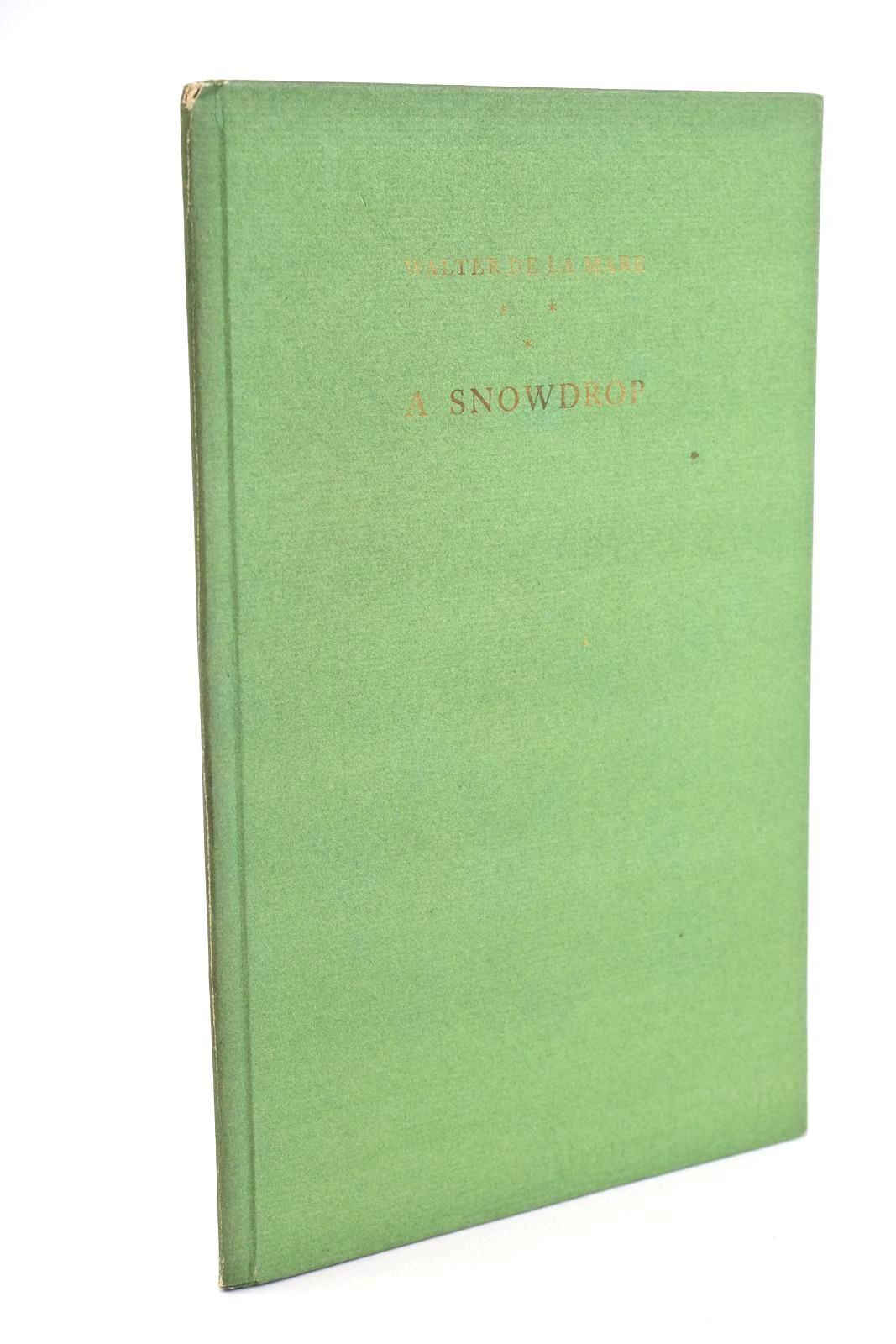Photo of A SNOWDROP written by De La Mare, Walter illustrated by Guercio, Claudia published by Faber &amp; Faber Limited (STOCK CODE: 1323711)  for sale by Stella & Rose's Books