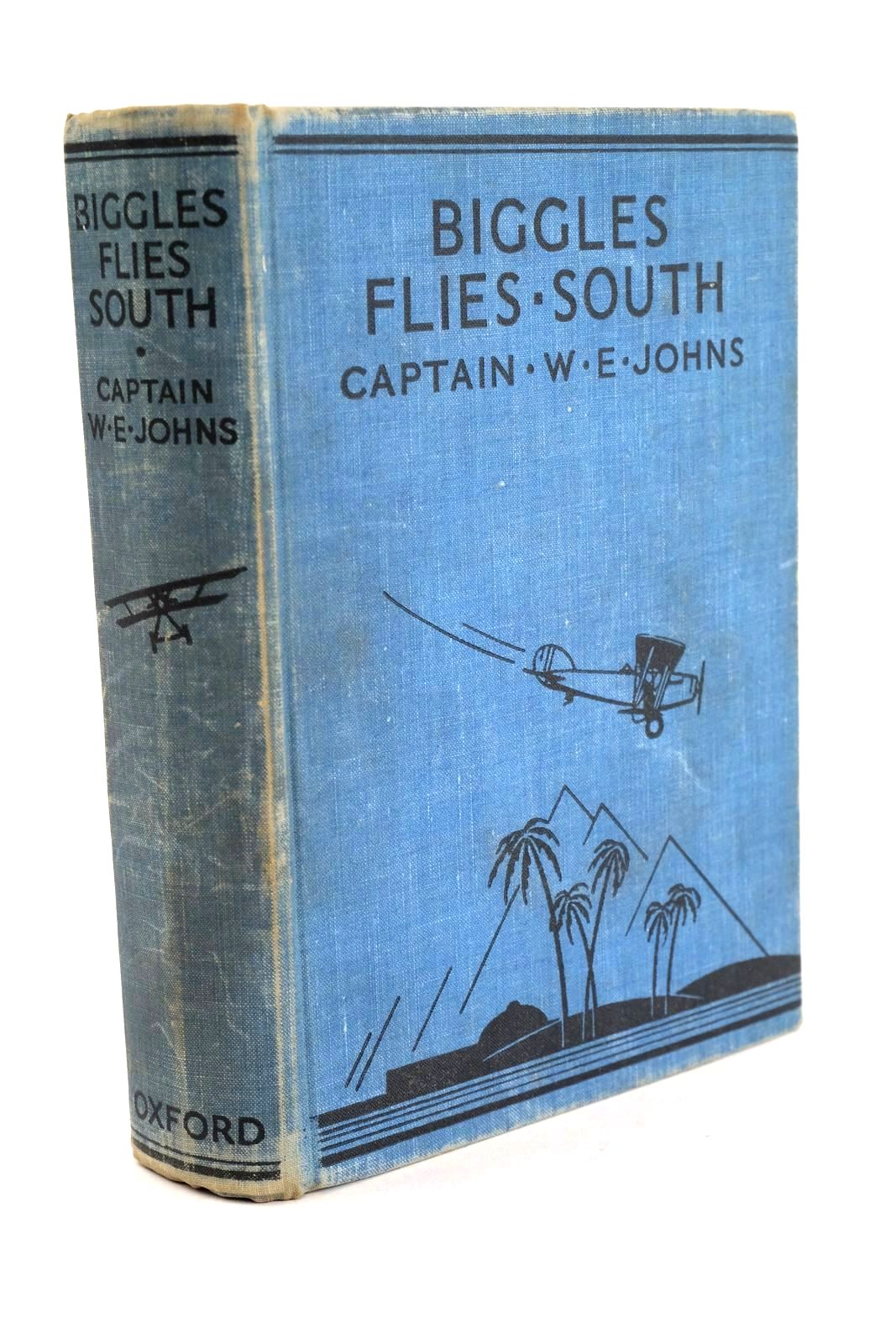 Photo of BIGGLES FLIES SOUTH written by Johns, W.E. illustrated by Leigh, Howard
Nicolle, Jack published by Oxford University Press (STOCK CODE: 1324101)  for sale by Stella & Rose's Books