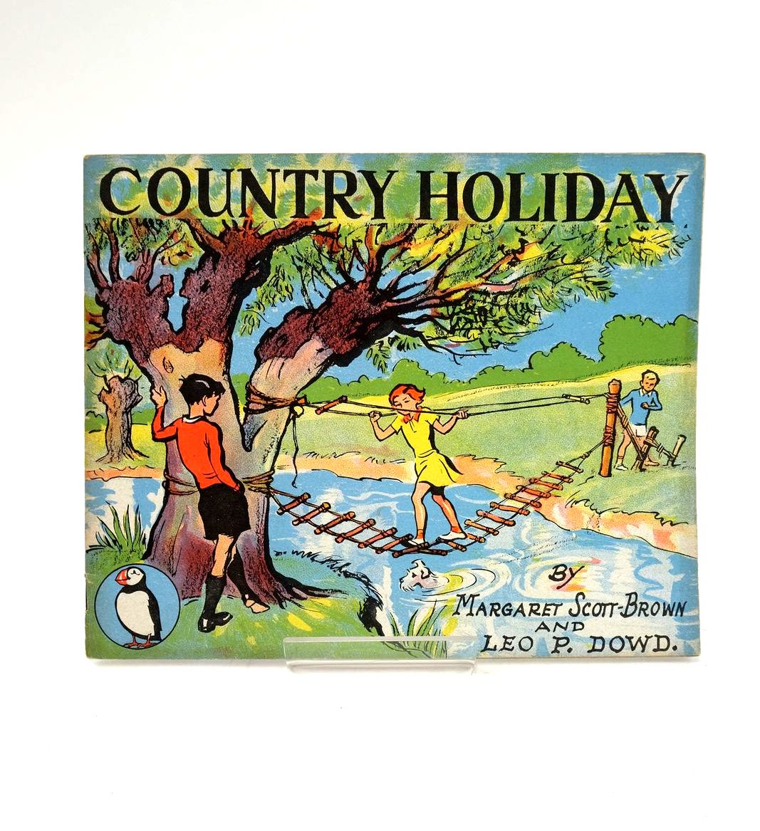 Photo of COUNTRY HOLIDAY written by Scott-Brown, Margaret illustrated by Dowd, Leo published by Penguin Books Ltd (STOCK CODE: 1324312)  for sale by Stella & Rose's Books