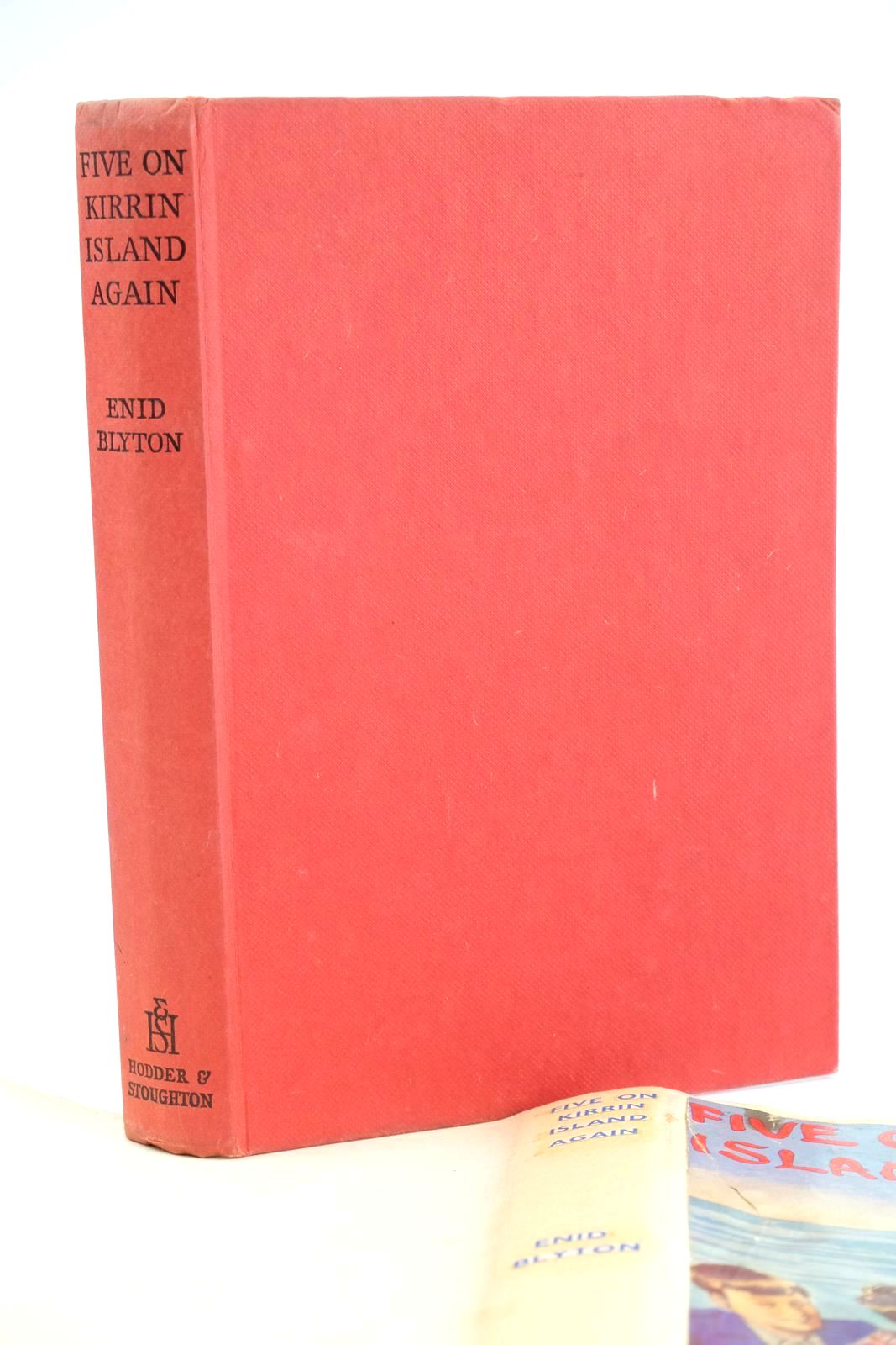 Photo of FIVE ON KIRRIN ISLAND AGAIN written by Blyton, Enid illustrated by Soper, Eileen published by Hodder & Stoughton (STOCK CODE: 1324888)  for sale by Stella & Rose's Books