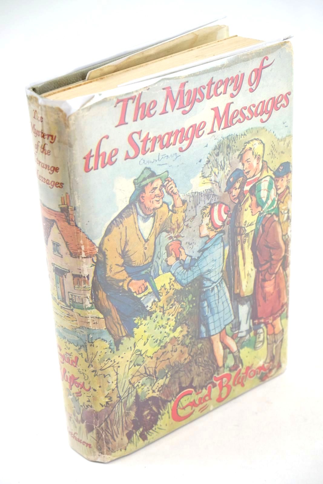 Photo of THE MYSTERY OF THE STRANGE MESSAGES written by Blyton, Enid illustrated by Buchanan, Lilian published by Methuen &amp; Co. Ltd. (STOCK CODE: 1325174)  for sale by Stella & Rose's Books