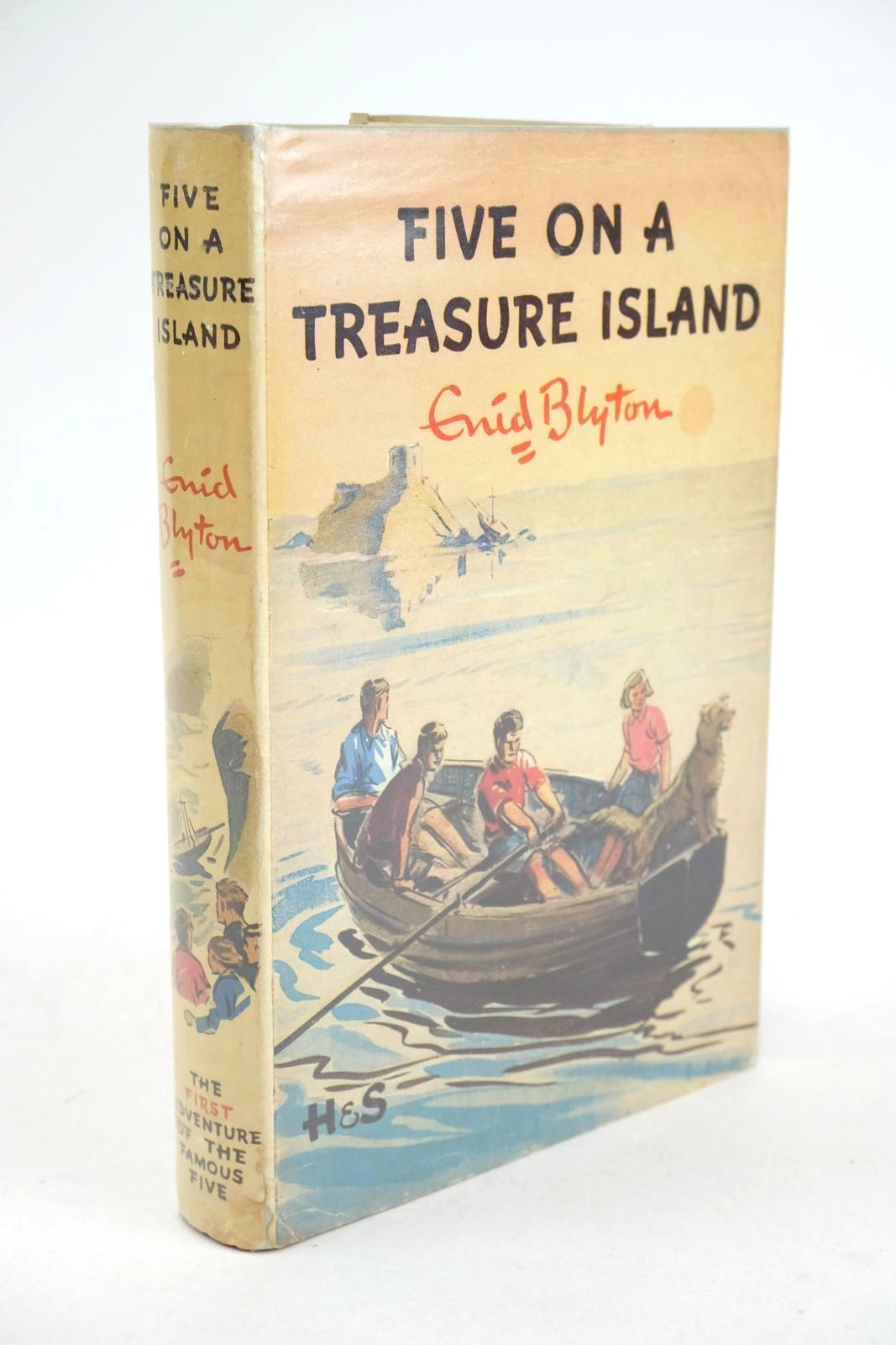 Photo of FIVE ON A TREASURE ISLAND written by Blyton, Enid illustrated by Soper, Eileen published by Hodder &amp; Stoughton (STOCK CODE: 1325587)  for sale by Stella & Rose's Books
