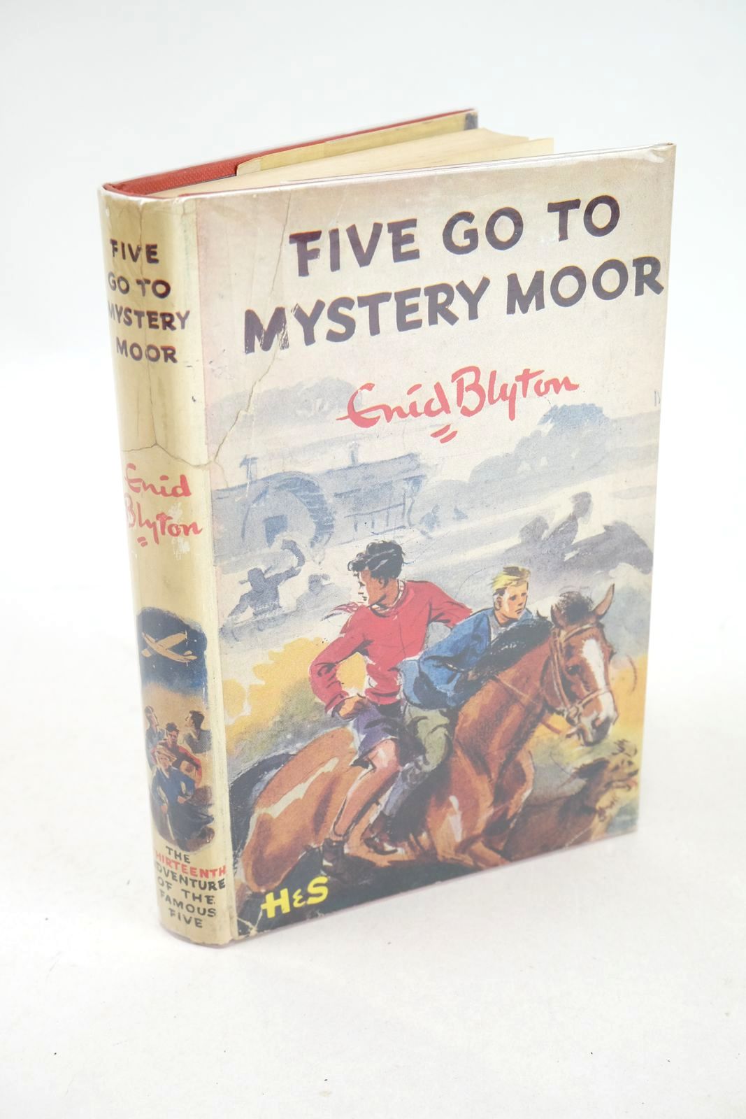 Photo of FIVE GO TO MYSTERY MOOR written by Blyton, Enid illustrated by Soper, Eileen published by Hodder &amp; Stoughton (STOCK CODE: 1325745)  for sale by Stella & Rose's Books