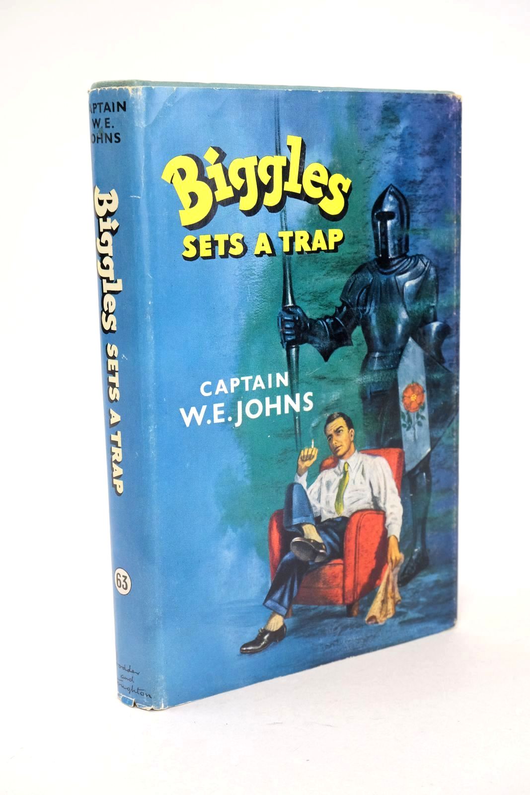 Photo of BIGGLES SETS A TRAP written by Johns, W.E. illustrated by Stead,  published by Hodder &amp; Stoughton (STOCK CODE: 1326015)  for sale by Stella & Rose's Books
