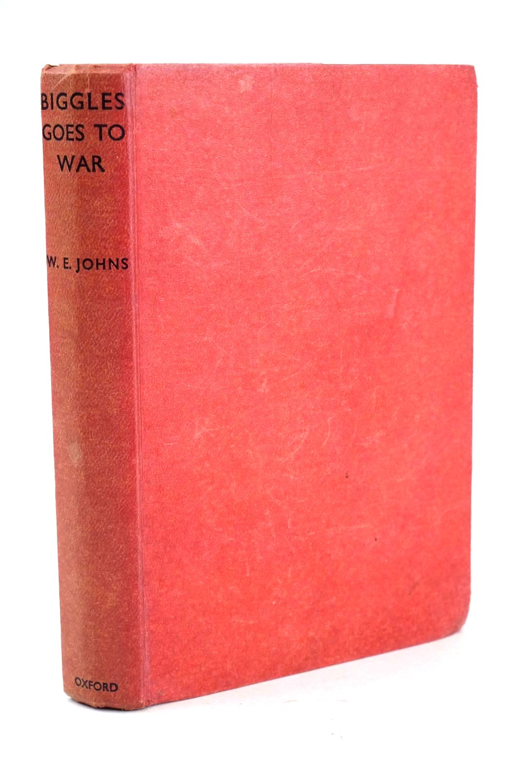 Photo of BIGGLES GOES TO WAR written by Johns, W.E. illustrated by Tyas, Martin published by Oxford University Press, Geoffrey Cumberlege (STOCK CODE: 1326232)  for sale by Stella & Rose's Books