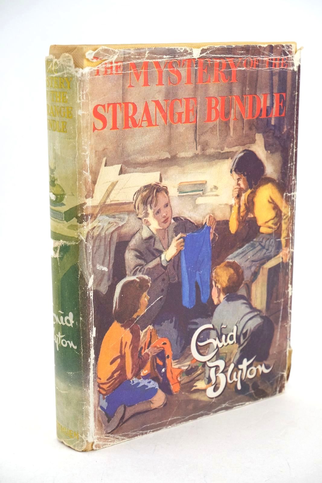 Photo of THE MYSTERY OF THE STRANGE BUNDLE written by Blyton, Enid illustrated by Evans, Treyer published by Methuen &amp; Co. Ltd. (STOCK CODE: 1326926)  for sale by Stella & Rose's Books