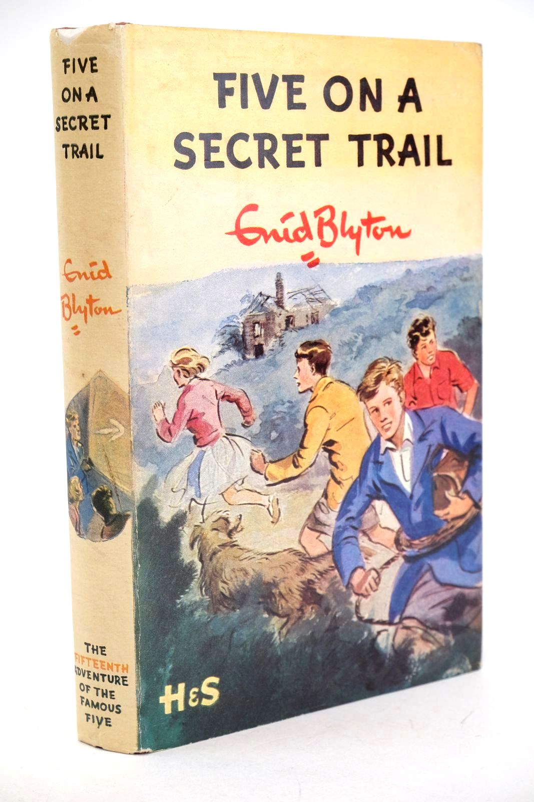 Photo of FIVE ON A SECRET TRAIL written by Blyton, Enid illustrated by Soper, Eileen published by Hodder &amp; Stoughton (STOCK CODE: 1326991)  for sale by Stella & Rose's Books