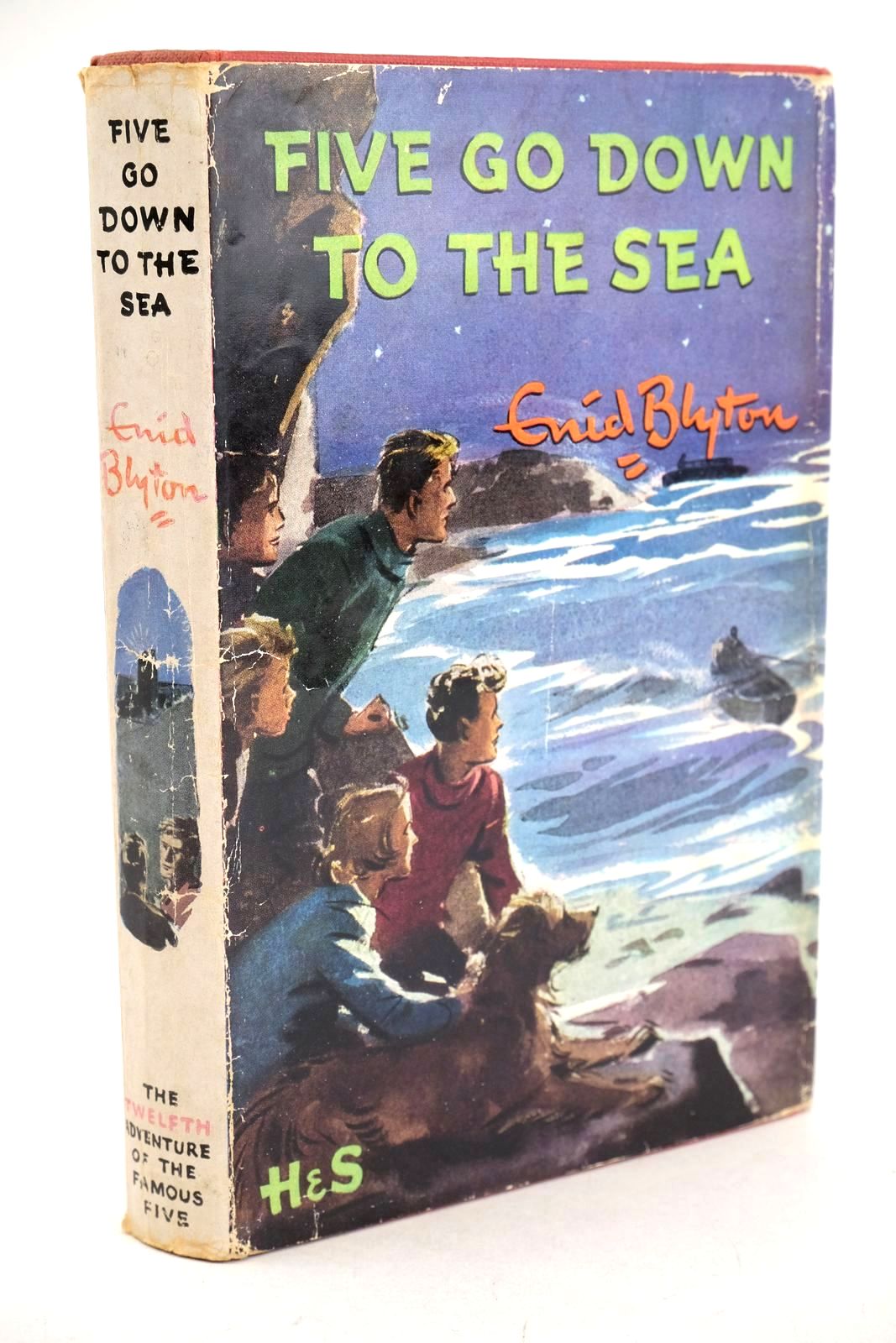 Photo of FIVE GO DOWN TO THE SEA written by Blyton, Enid illustrated by Soper, Eileen published by Hodder &amp; Stoughton (STOCK CODE: 1327005)  for sale by Stella & Rose's Books