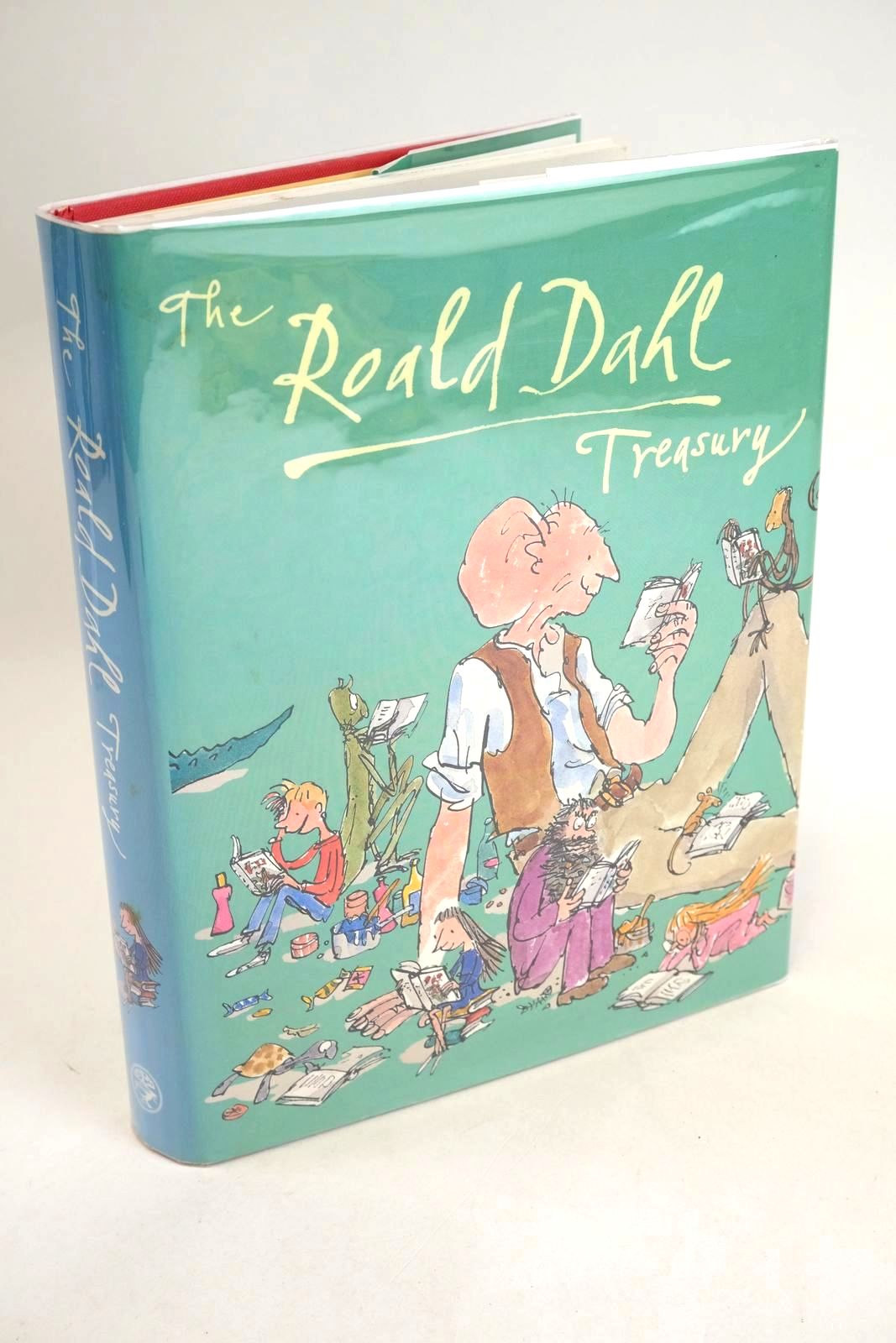 Photo of THE ROALD DAHL TREASURY- Stock Number: 1330399