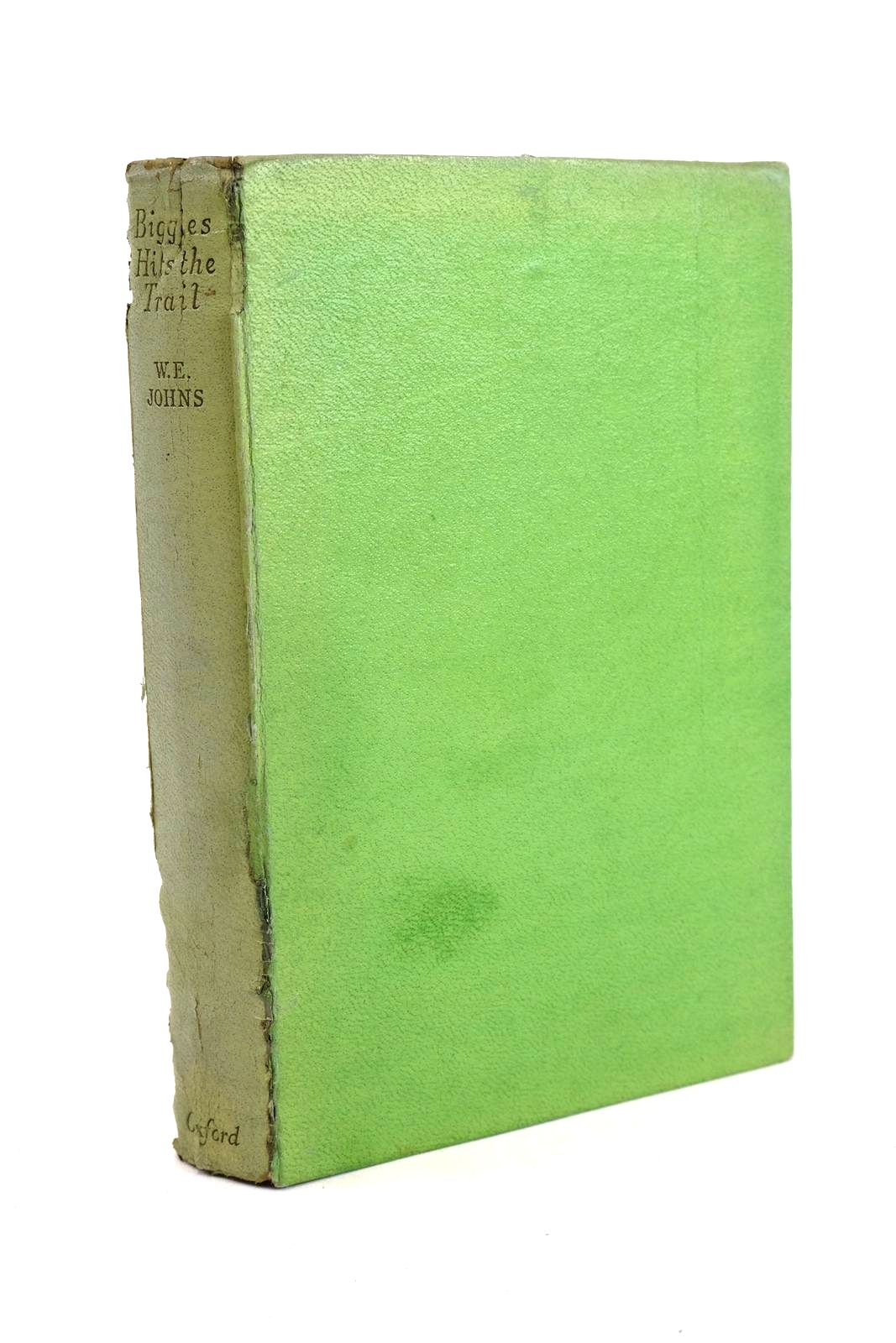 Photo of BIGGLES HITS THE TRAIL written by Johns, W.E. illustrated by Sindall, Alfred published by Oxford University Press, Geoffrey Cumberlege (STOCK CODE: 1330771)  for sale by Stella & Rose's Books