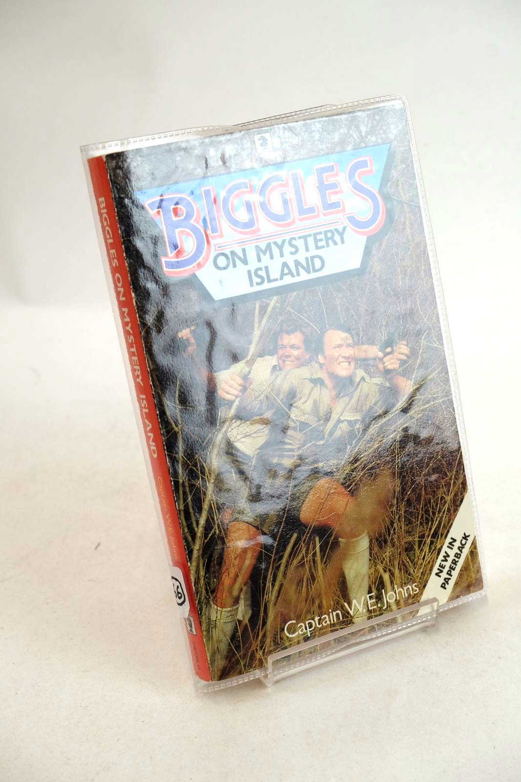 Photo of BIGGLES ON MYSTERY ISLAND written by Johns, W.E. published by Knight Books (STOCK CODE: 1330855)  for sale by Stella & Rose's Books