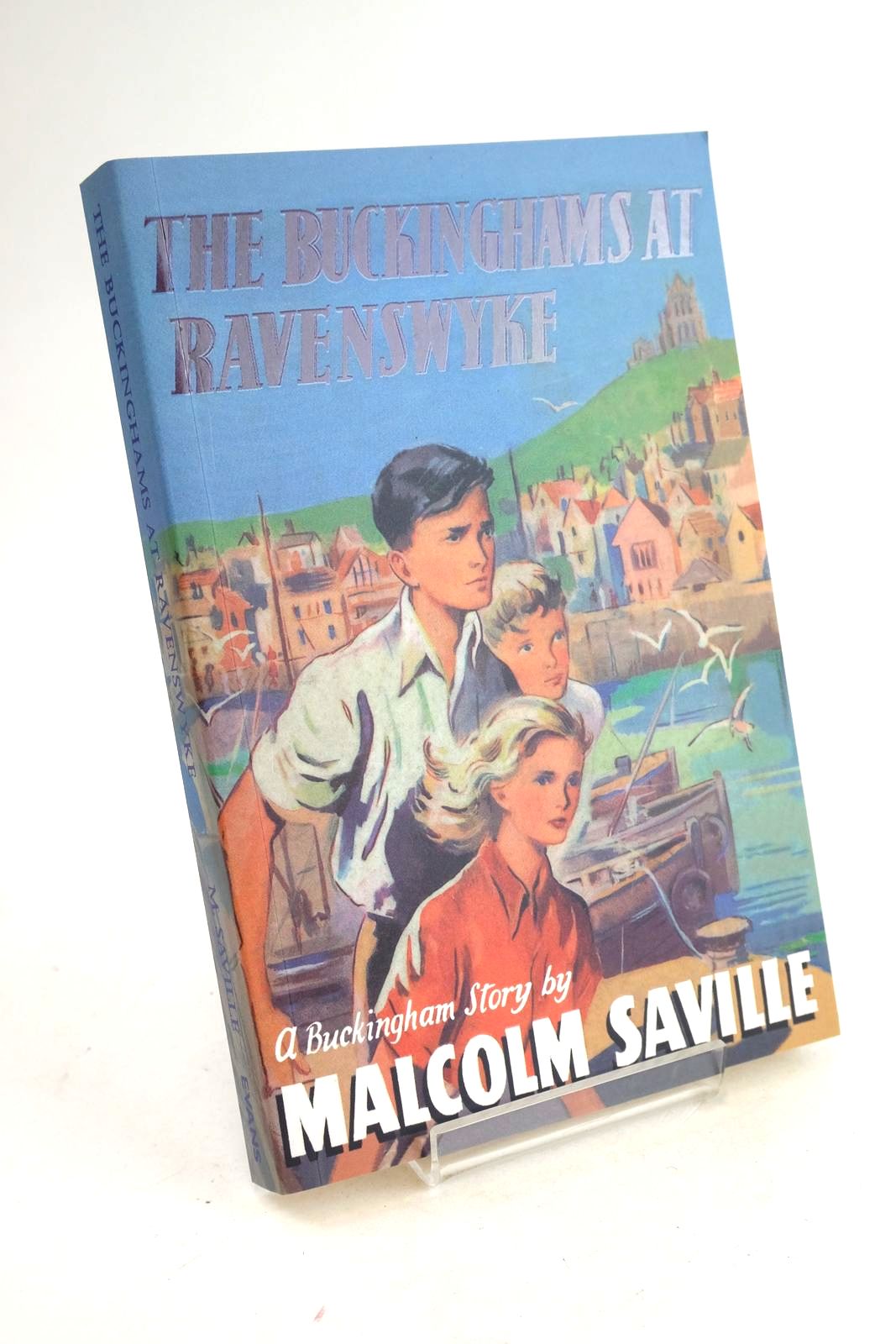 Photo of THE BUCKINGHAMS AT RAVENSWYKE written by Saville, Malcolm illustrated by Bush, Alice published by Evans Brothers Limited (STOCK CODE: 1330953)  for sale by Stella & Rose's Books