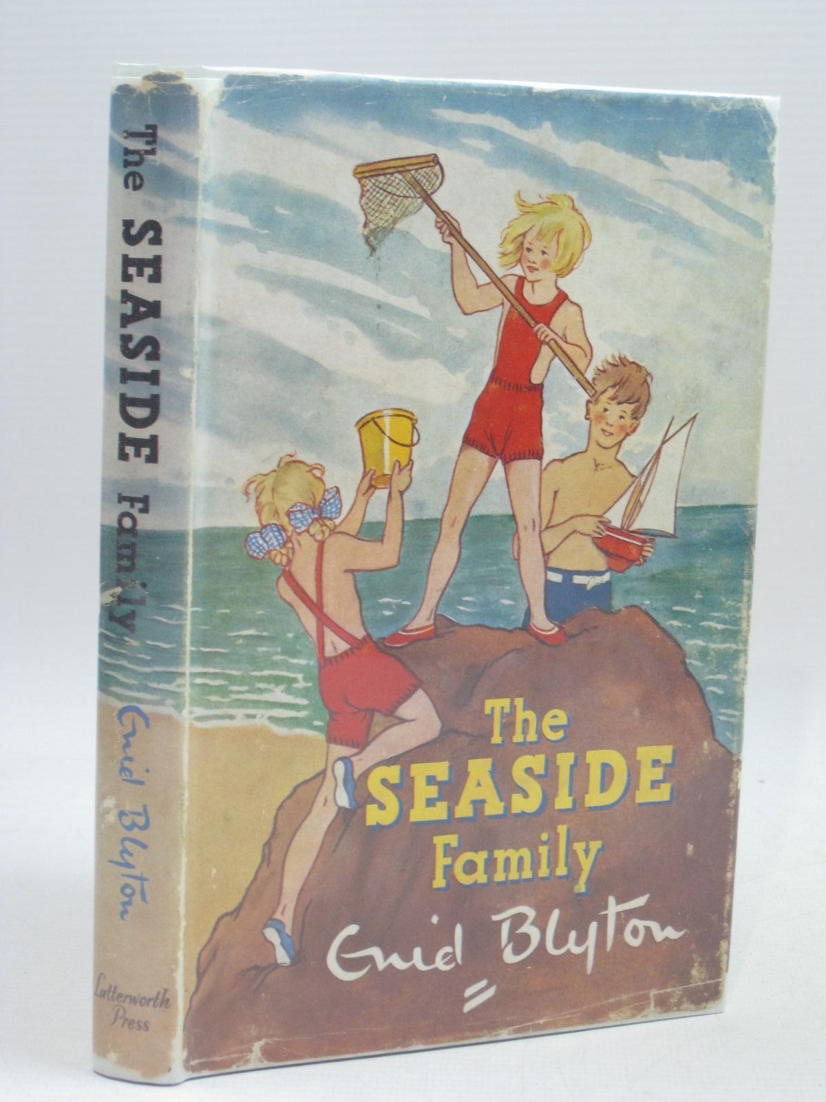 Photo of THE SEASIDE FAMILY written by Blyton, Enid illustrated by Gervis, Ruth published by Lutterworth Press (STOCK CODE: 1405605)  for sale by Stella & Rose's Books