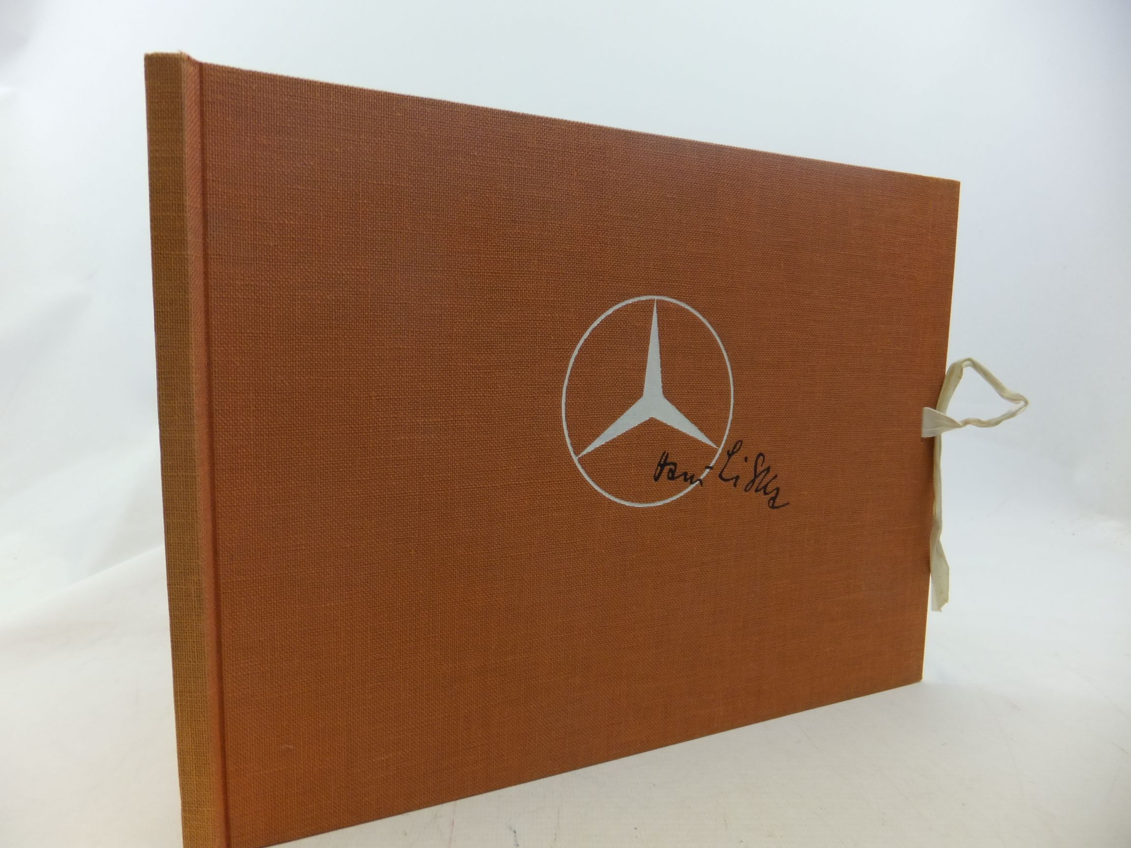 Photo of A LOS CORAZONES DETRAS DE LA ESTRELLA- Stock Number: 1711846