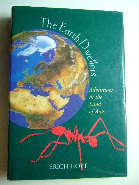 Photo of THE EARTH DWELLERS written by Hoyt, Erich published by Mainstream Publishing (STOCK CODE: 1802932)  for sale by Stella & Rose's Books