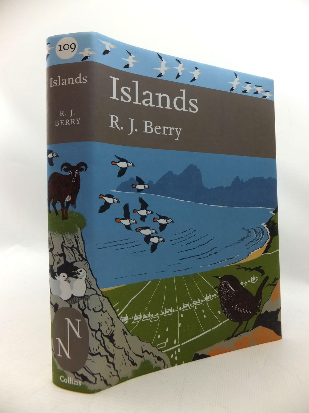 Photo of ISLANDS (NN 109) written by Berry, R.J. published by Collins (STOCK CODE: 1815212)  for sale by Stella & Rose's Books
