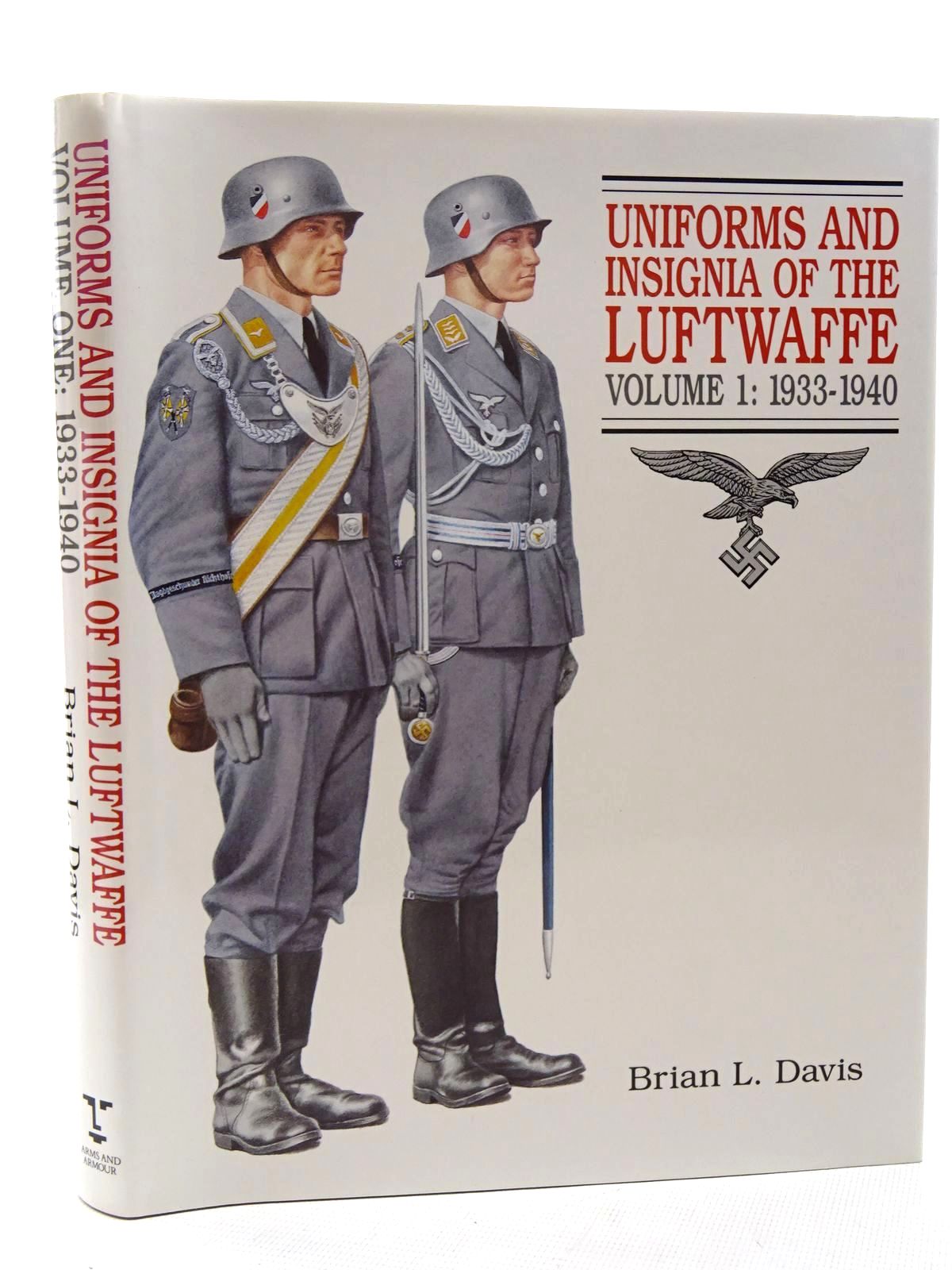 Stella & Rose's Books : UNIFORMS AND INSIGNIA OF THE LUFTWAFFE