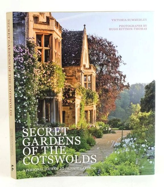 Photo of SECRET GARDENS OF THE COTSWOLDS: A PERSONAL TOUR OF 20 PRIVATE GARDENS- Stock Number: 1830184