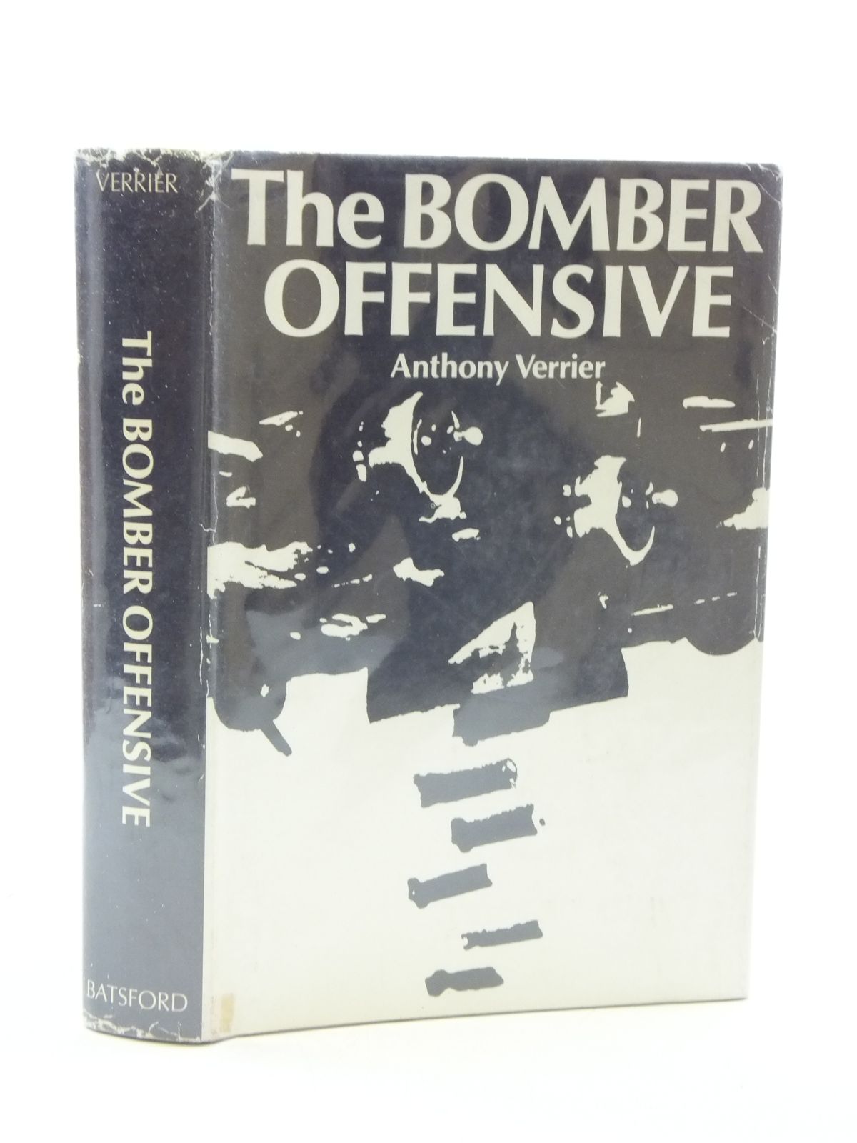Photo of THE BOMBER OFFENSIVE written by Verrier, Anthony published by B.T. Batsford (STOCK CODE: 2110605)  for sale by Stella & Rose's Books