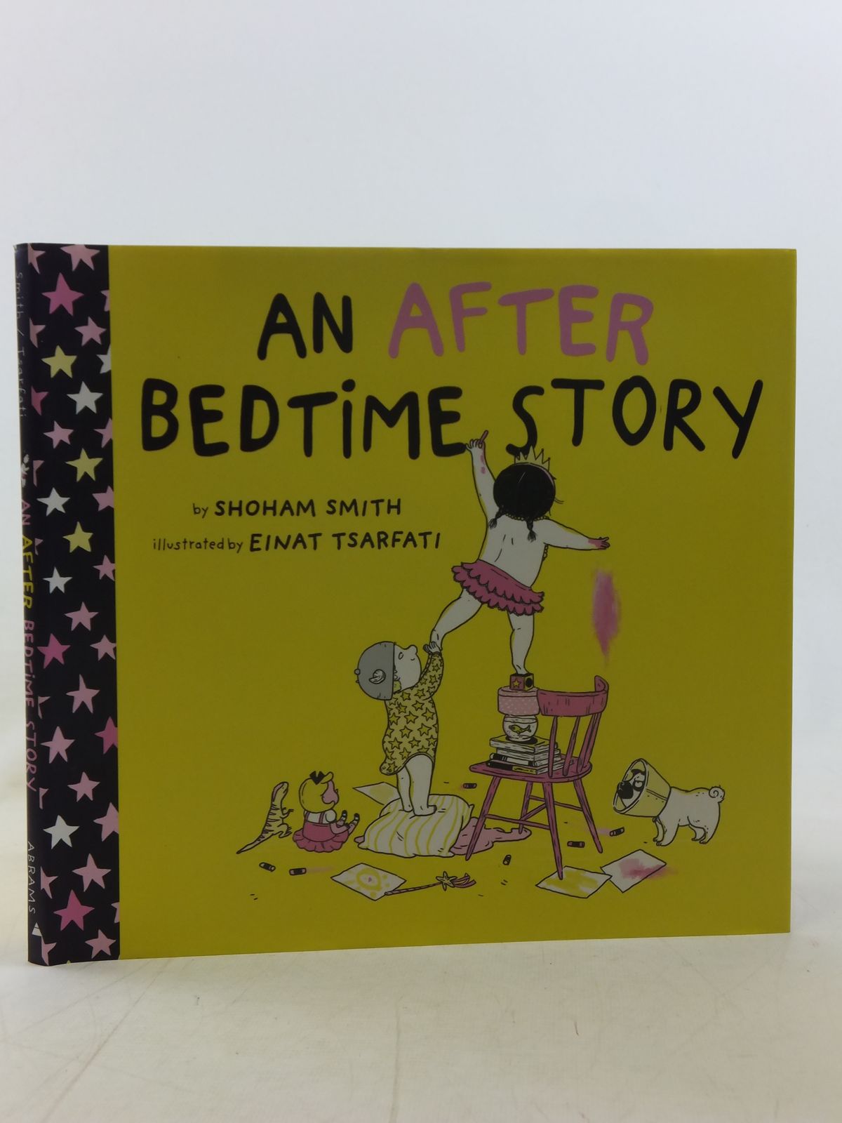 Photo of AN AFTER BEDTIME STORY written by Smith, Shoham illustrated by Tsarfati, Einat published by Abrams Books For Young Readers (STOCK CODE: 2117901)  for sale by Stella & Rose's Books