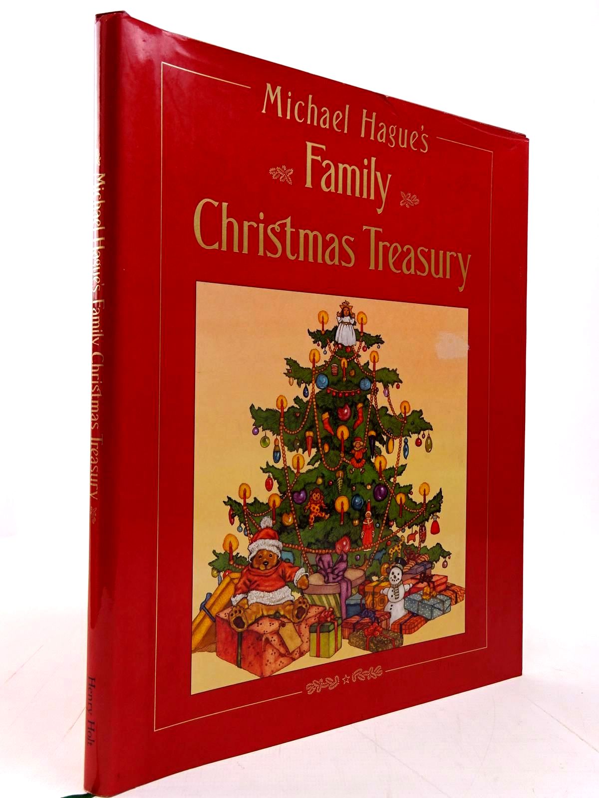 Photo of MICHAEL HAGUE'S FAMILY CHRISTMAS TREASURY illustrated by Hague, Michael published by Henry Holt And Company, Inc. (STOCK CODE: 2130604)  for sale by Stella & Rose's Books