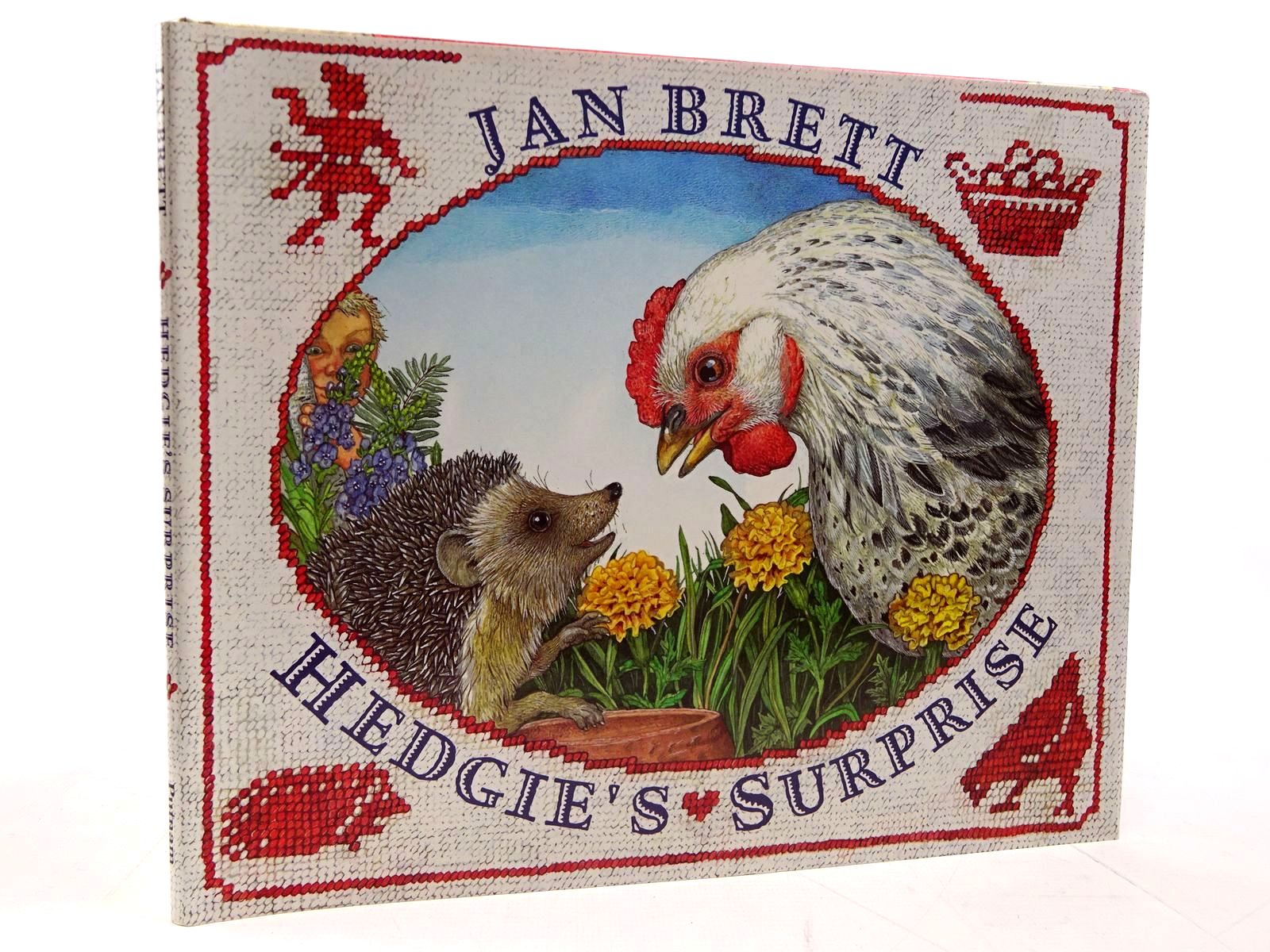 Photo of HEDGIE'S SURPRISE written by Brett, Jan illustrated by Brett, Jan published by G.P. Putnam's Sons (STOCK CODE: 2130800)  for sale by Stella & Rose's Books
