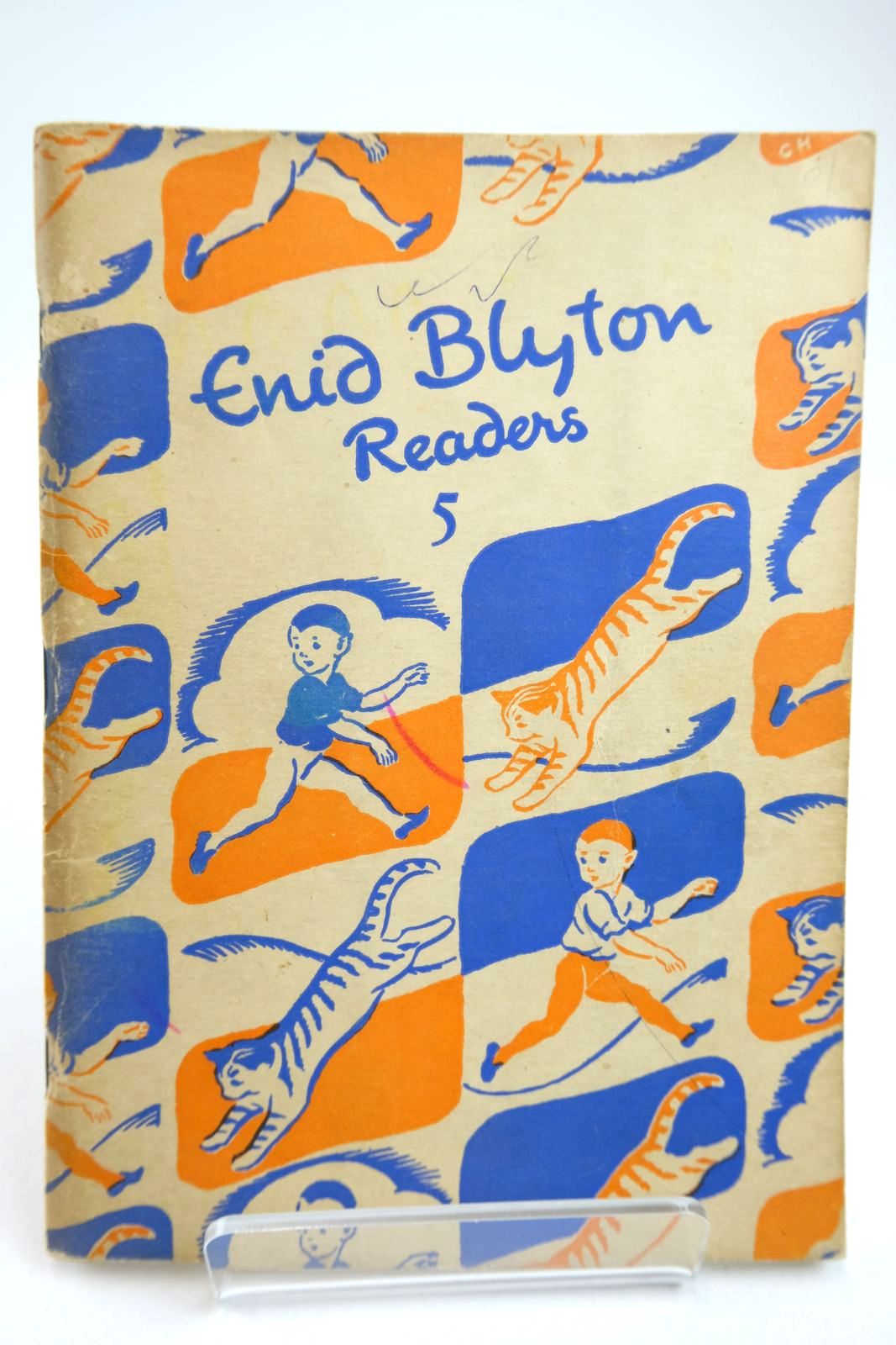 Photo of ENID BLYTON READERS 5 written by Blyton, Enid illustrated by Soper, Eileen published by Macmillan & Co. Ltd. (STOCK CODE: 2133409)  for sale by Stella & Rose's Books