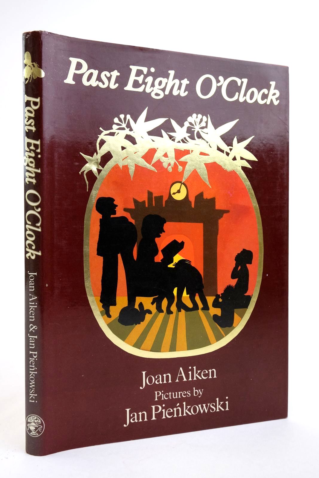 Photo of PAST EIGHT O'CLOCK written by Aiken, Joan illustrated by Pienkowski, Jan published by Jonathan Cape (STOCK CODE: 2135576)  for sale by Stella & Rose's Books