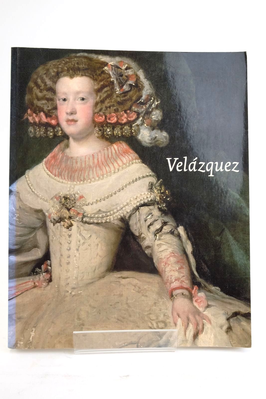 Photo of VELAZQUEZ written by Carr, Dawson W. Bray, Xavier Elliott, John H. Keith, Larry Portus, Javier published by National Gallery Company Limited (STOCK CODE: 2136456)  for sale by Stella & Rose's Books