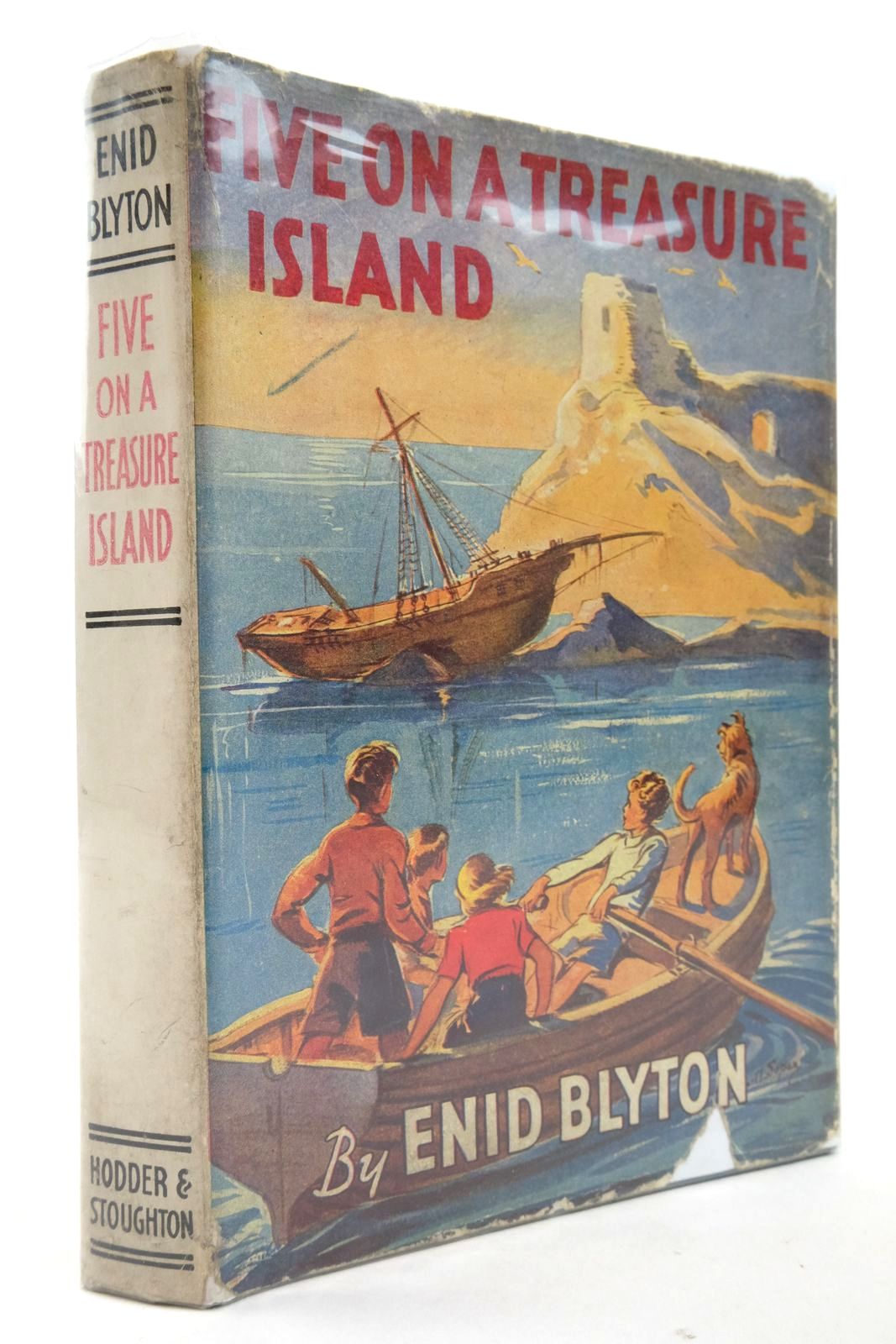 Photo of FIVE ON A TREASURE ISLAND written by Blyton, Enid illustrated by Soper, Eileen published by Hodder &amp; Stoughton (STOCK CODE: 2136717)  for sale by Stella & Rose's Books