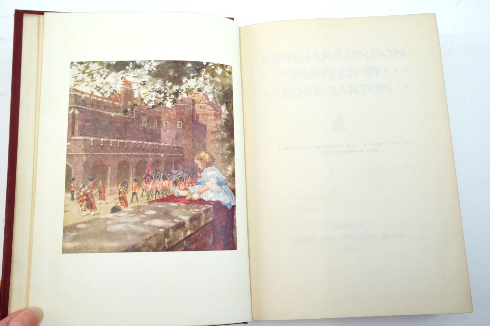 Photo of FAMILIAR LONDON written by Barton, Rose illustrated by Barton, Rose published by Adam & Charles Black (STOCK CODE: 2137236)  for sale by Stella & Rose's Books