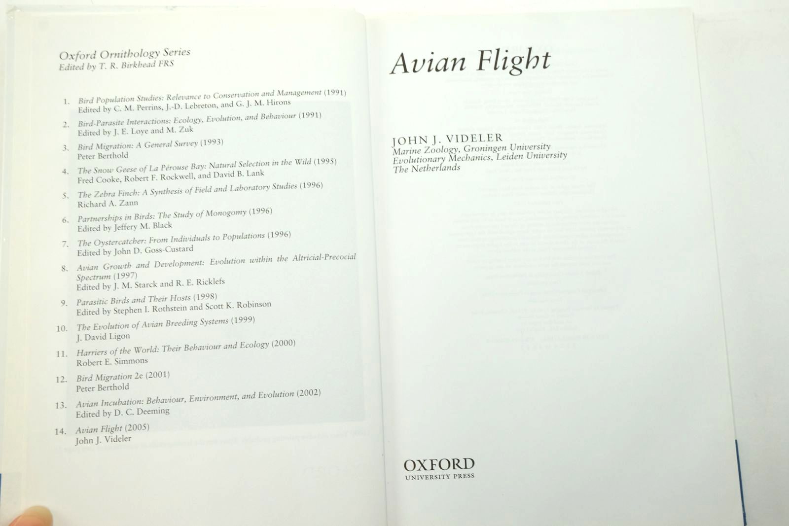Photo of AVIAN FLIGHT written by Videler, John J. published by Oxford University Press (STOCK CODE: 2137640)  for sale by Stella & Rose's Books