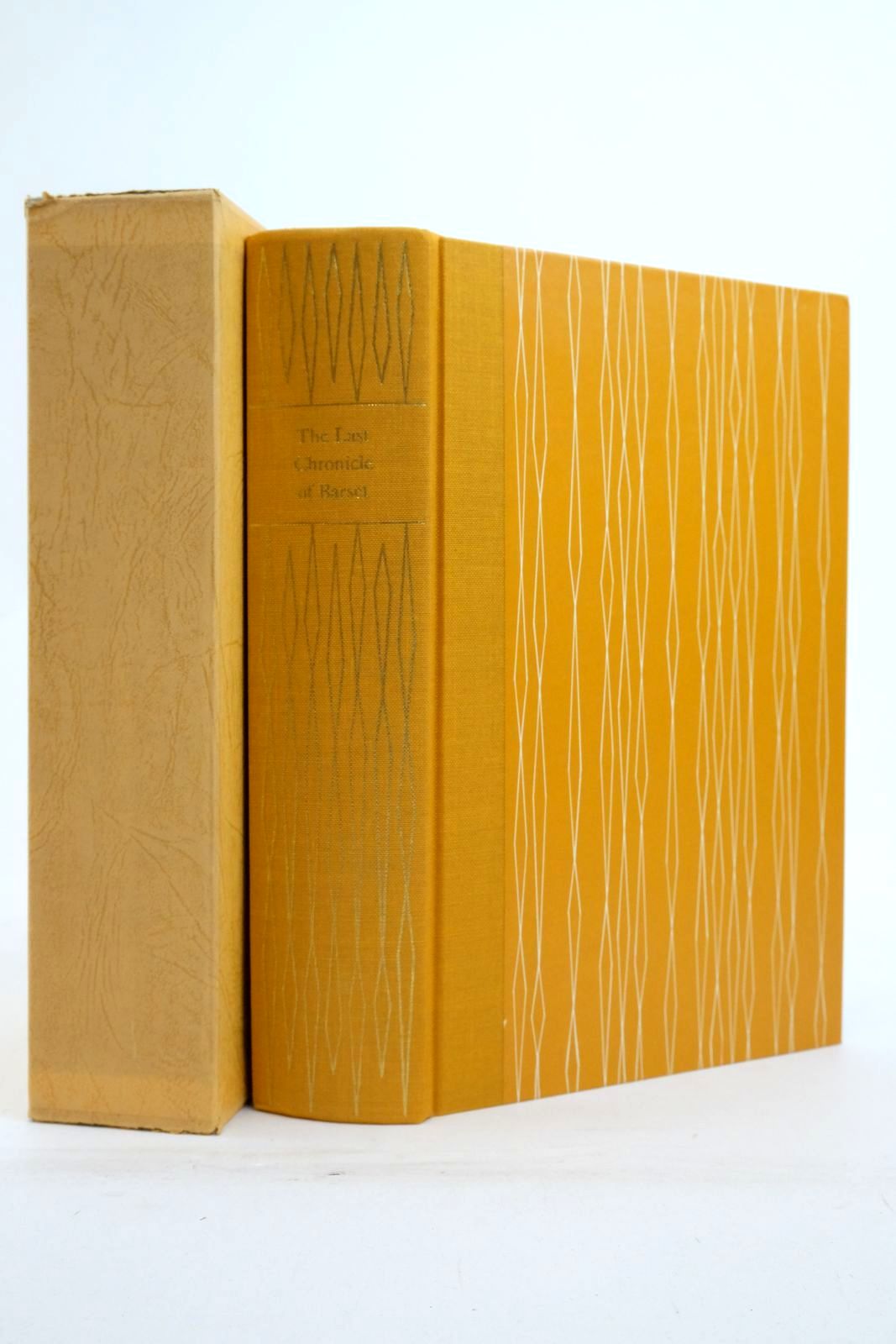 Photo of THE LAST CHRONICLE OF BARSET written by Trollope, Anthony Symons, Julian illustrated by Reddick, Peter published by Folio Society (STOCK CODE: 2138214)  for sale by Stella & Rose's Books