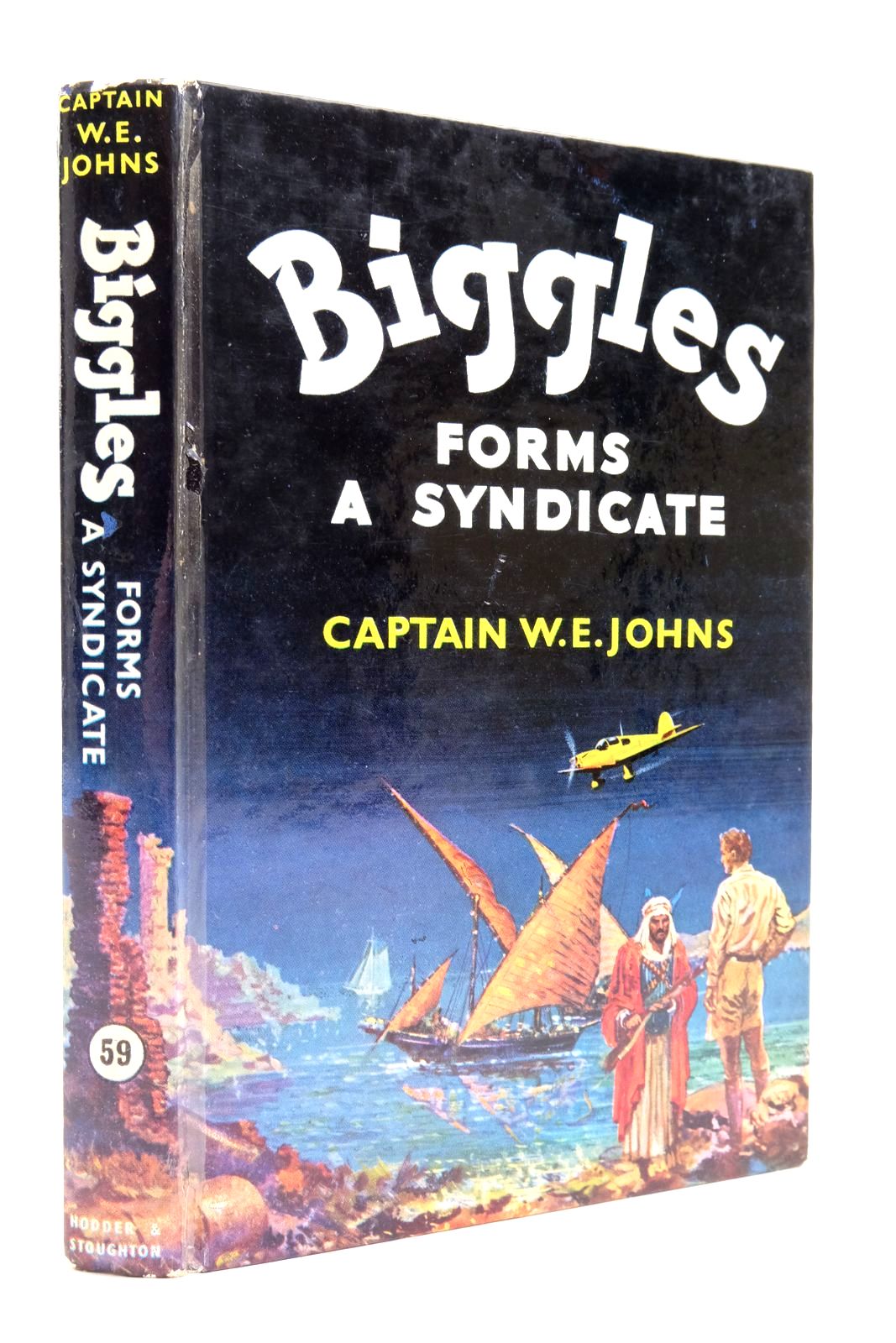 Photo of BIGGLES FORMS A SYNDICATE written by Johns, W.E. illustrated by Stead,  published by Hodder &amp; Stoughton (STOCK CODE: 2138783)  for sale by Stella & Rose's Books