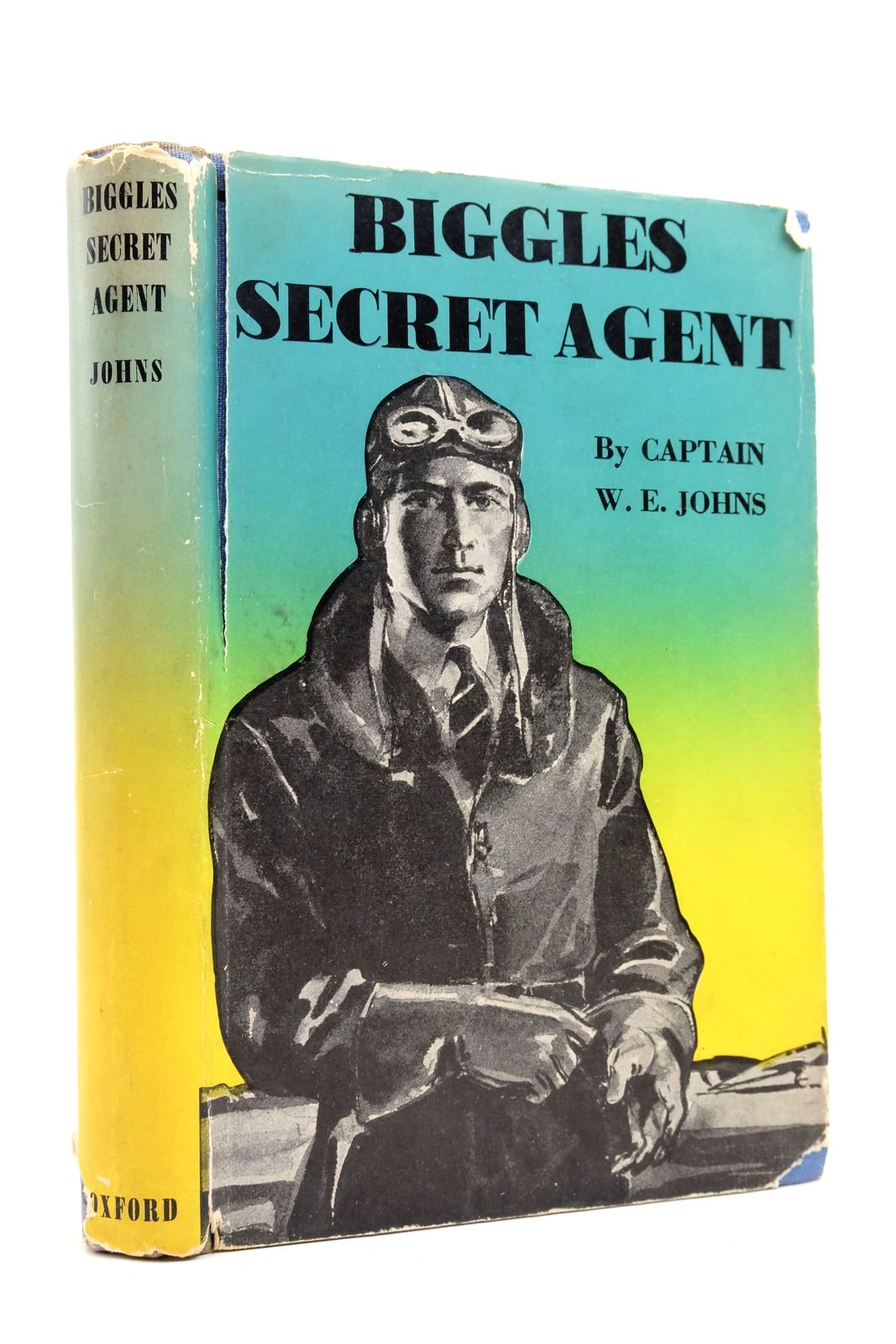 Photo of BIGGLES-SECRET AGENT written by Johns, W.E. illustrated by Leigh, Howard Sindall, Alfred published by Oxford University Press, Geoffrey Cumberlege (STOCK CODE: 2139684)  for sale by Stella & Rose's Books