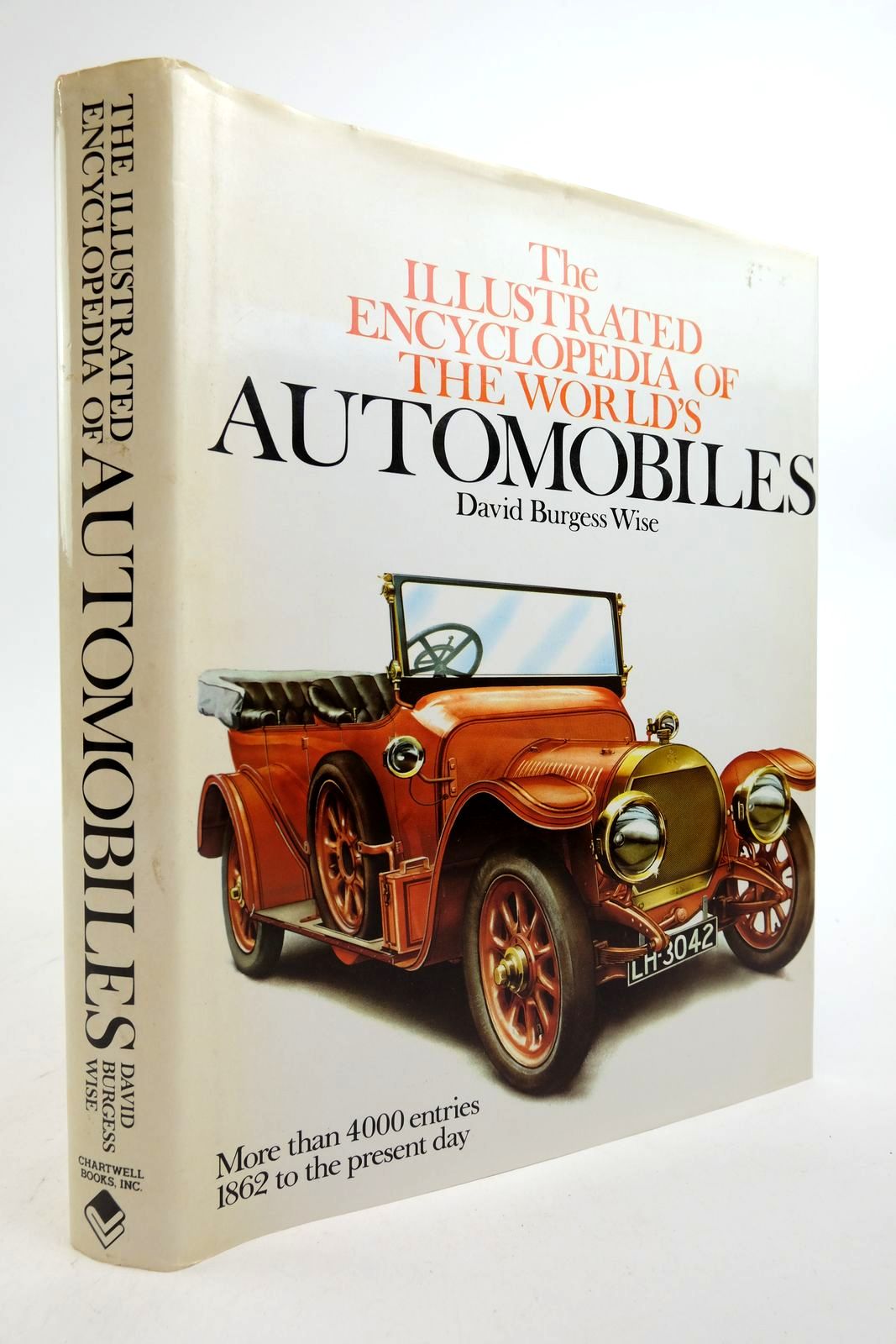 Photo of THE ILLUSTRATED ENCYCLOPEDIA OF AUTOMOBILES- Stock Number: 2140169