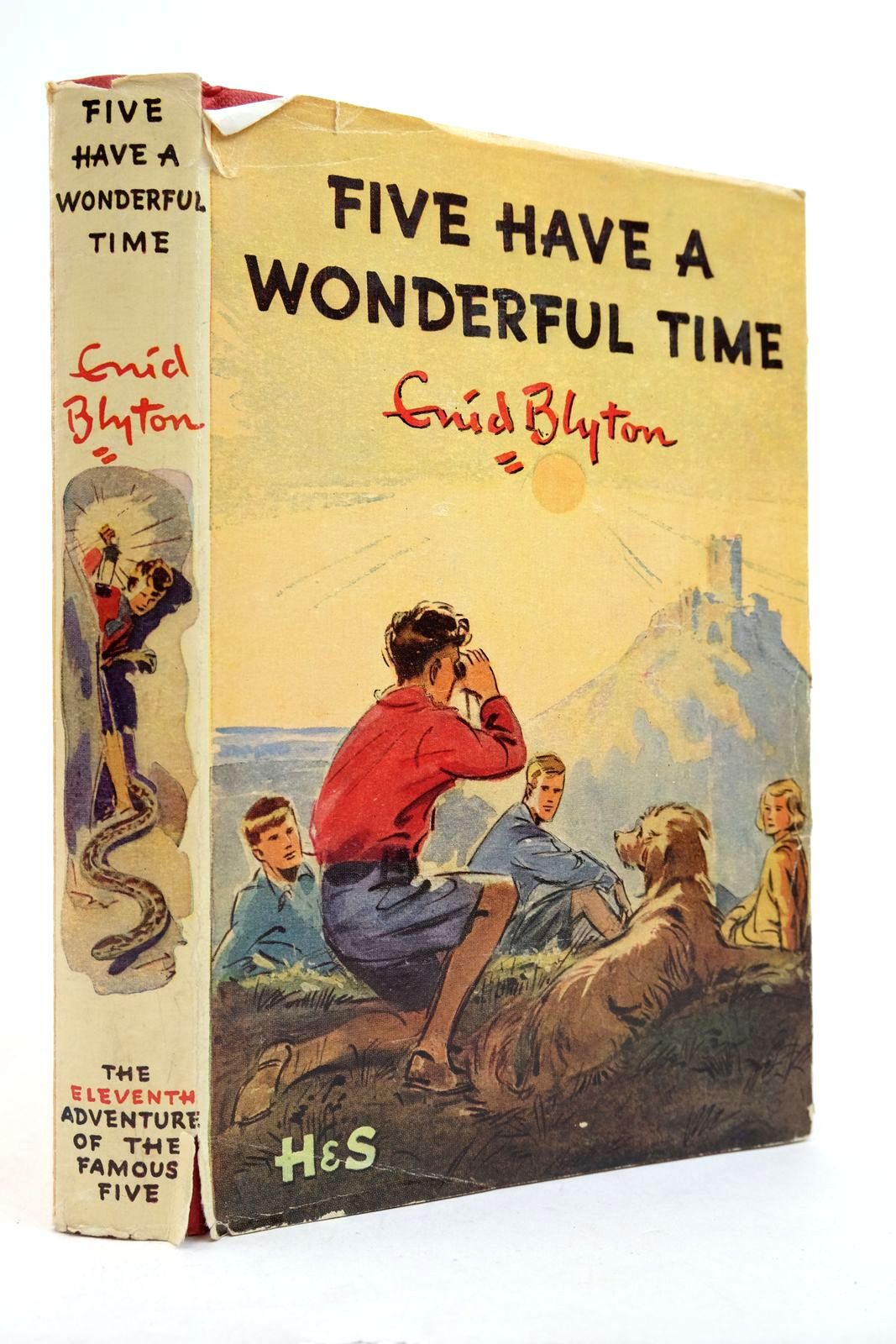 Photo of FIVE HAVE A WONDERFUL TIME written by Blyton, Enid illustrated by Soper, Eileen published by Hodder & Stoughton (STOCK CODE: 2140491)  for sale by Stella & Rose's Books