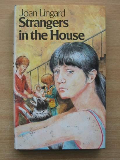 Photo of STRANGERS IN THE HOUSE written by Lingard, Joan published by Hamish Hamilton (STOCK CODE: 425658)  for sale by Stella & Rose's Books